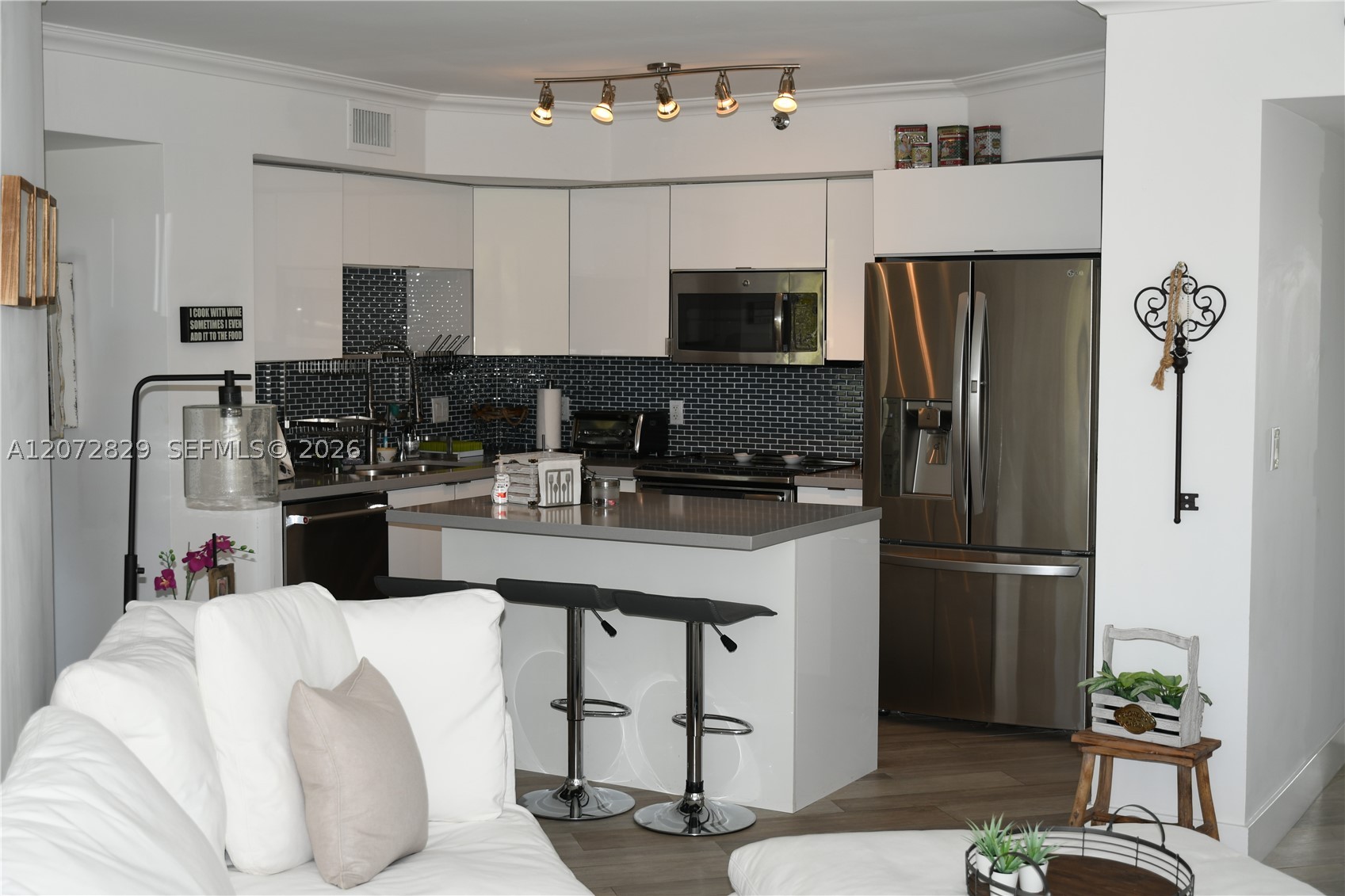 1000 E Island Blvd #303 Aventura, FL 33160