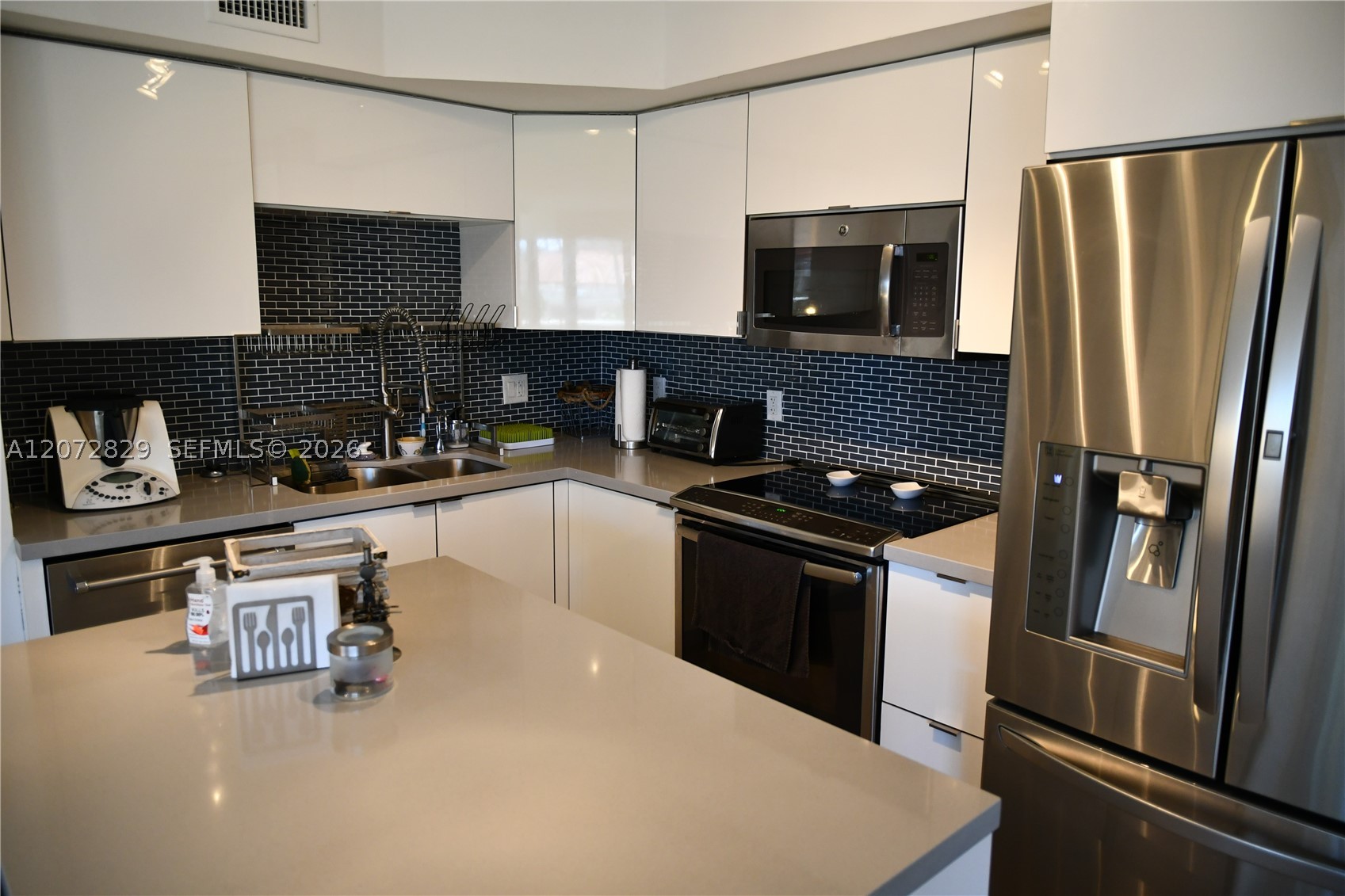 1000 E Island Blvd #303 Aventura, FL 33160