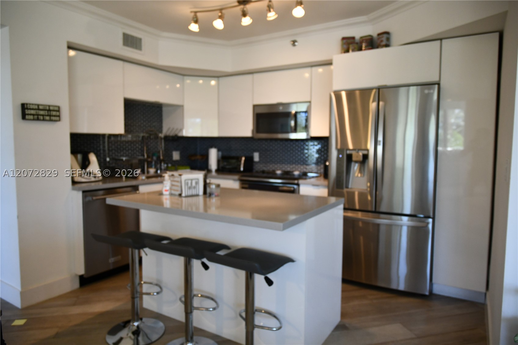 1000 E Island Blvd #303 Aventura, FL 33160