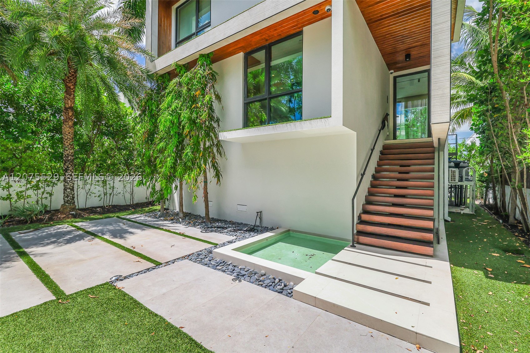 288 Palm Ave Miami Beach, FL 33139