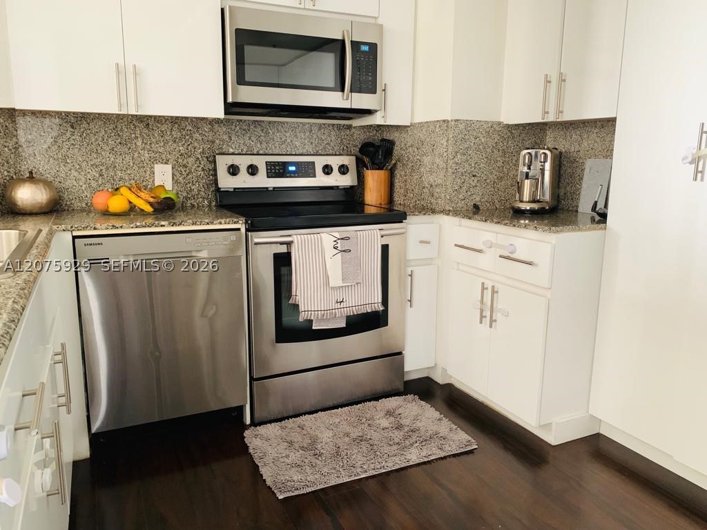 6301 Collins Ave #1606 Miami Beach, FL 33141