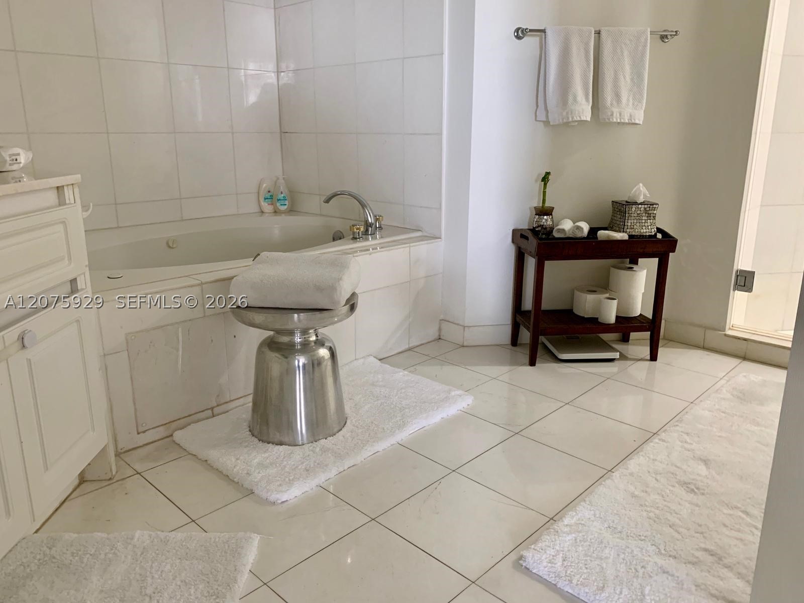 6301 Collins Ave #1606 Miami Beach, FL 33141