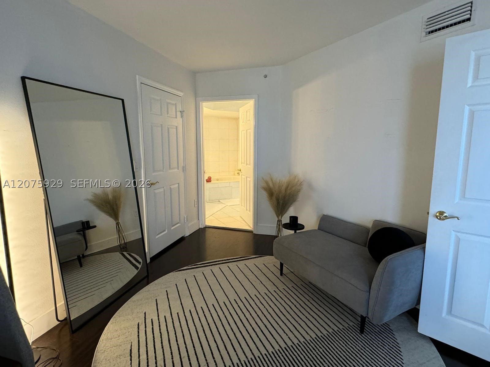 6301 Collins Ave #1606 Miami Beach, FL 33141