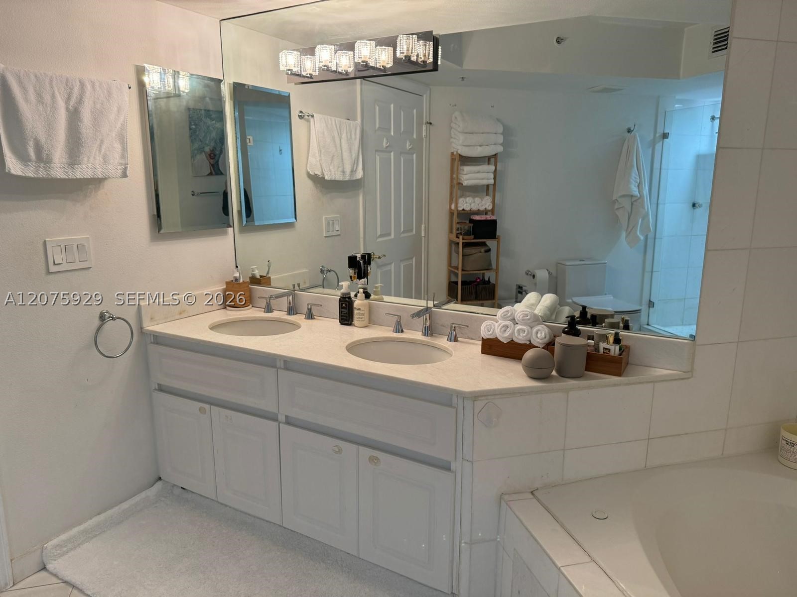 6301 Collins Ave #1606 Miami Beach, FL 33141