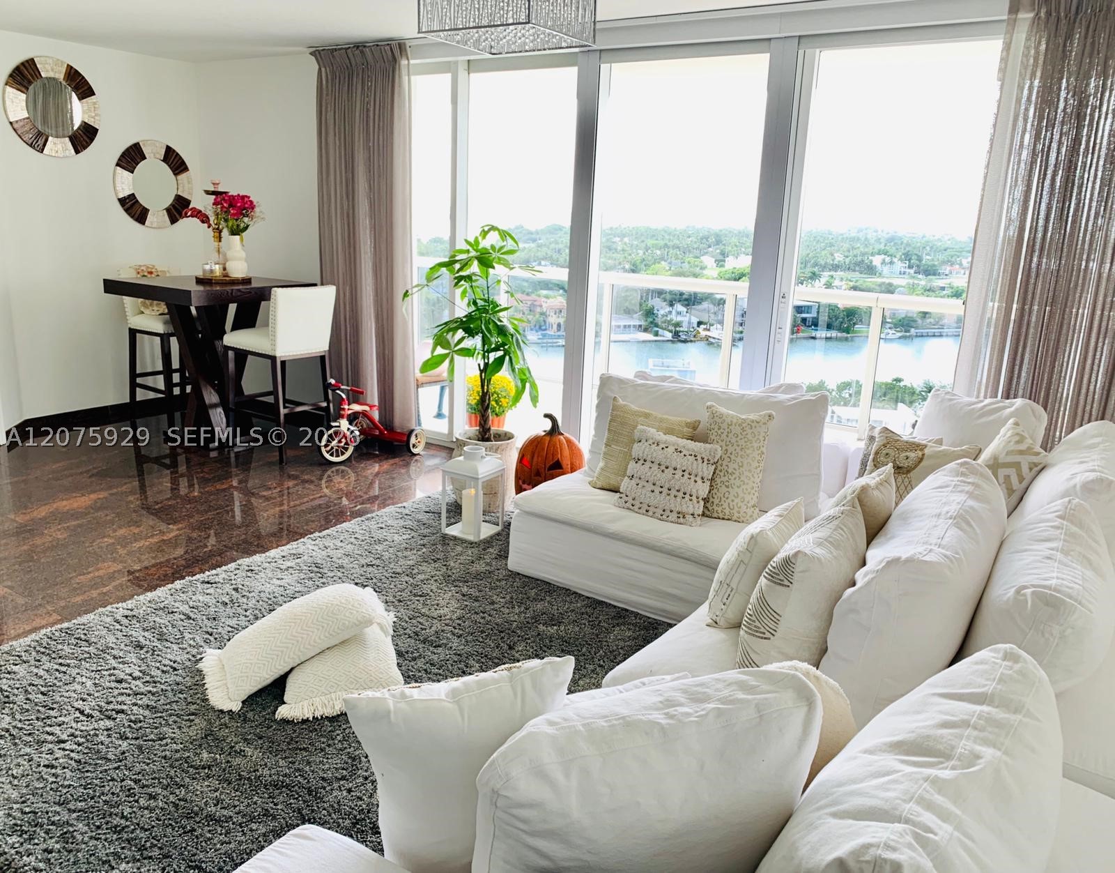 6301 Collins Ave #1606 Miami Beach, FL 33141