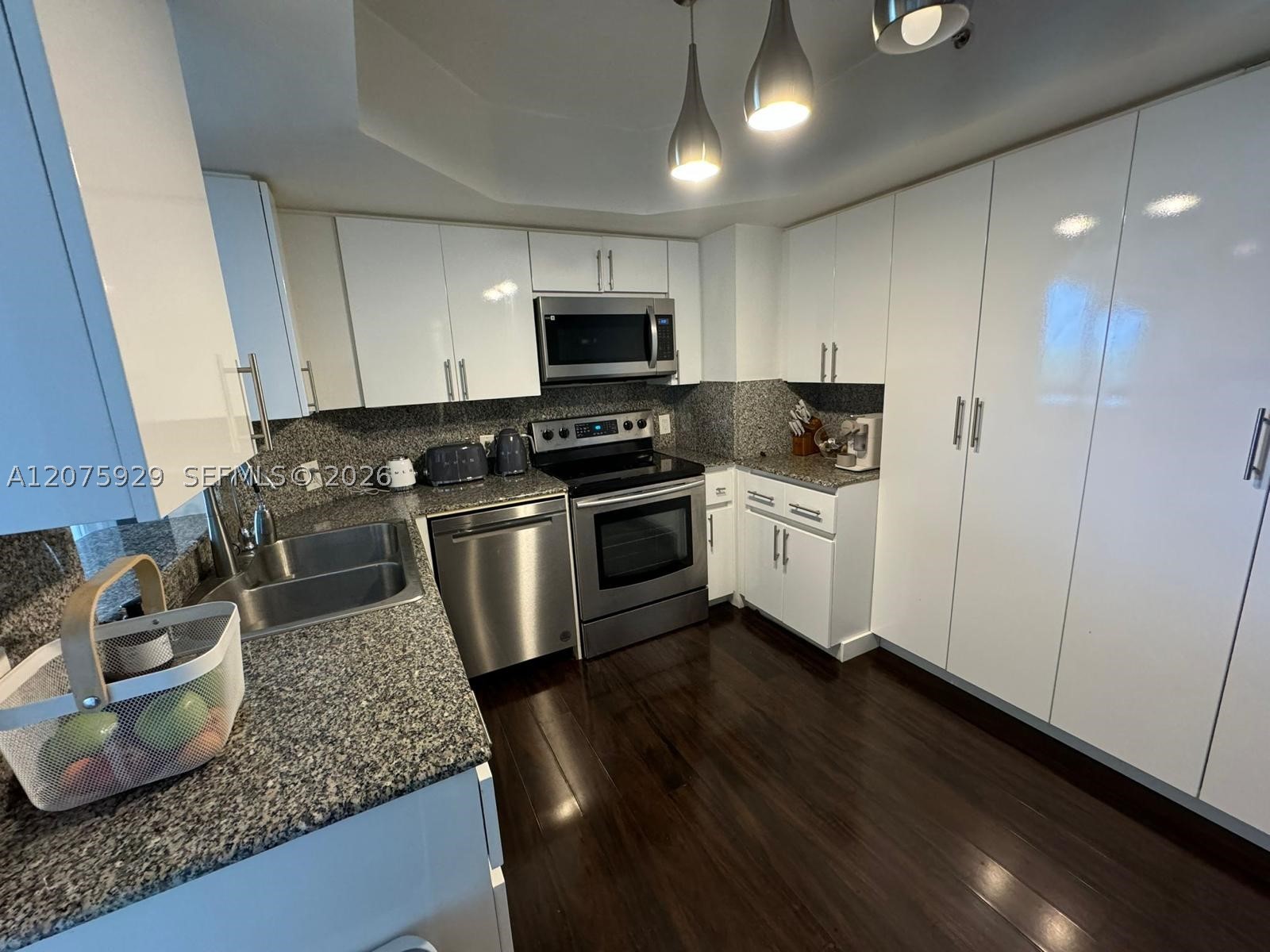 6301 Collins Ave #1606 Miami Beach, FL 33141