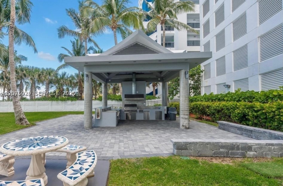 6301 Collins Ave #1606 Miami Beach, FL 33141