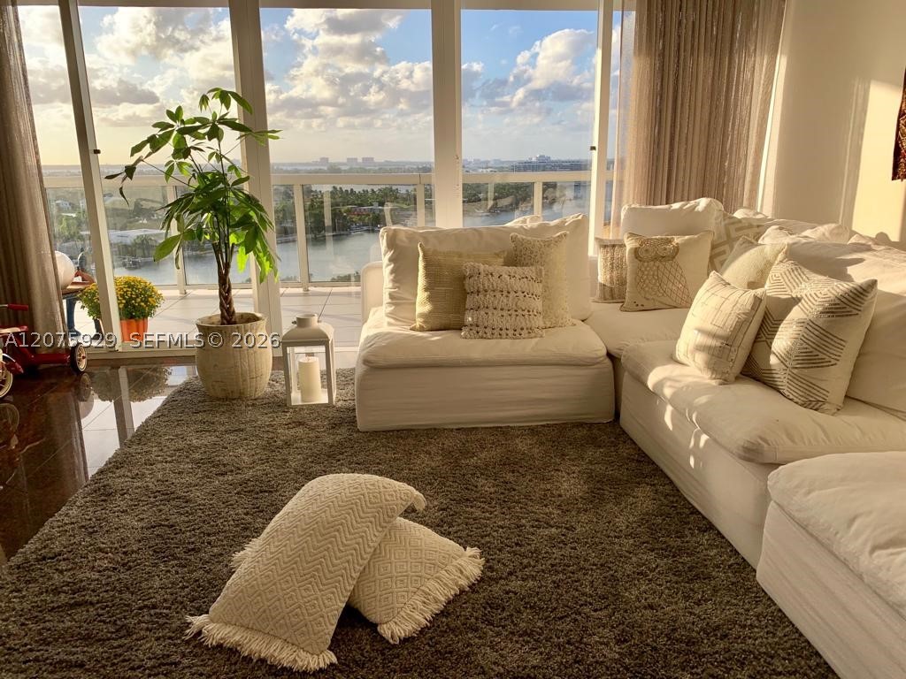 6301 Collins Ave #1606 Miami Beach, FL 33141