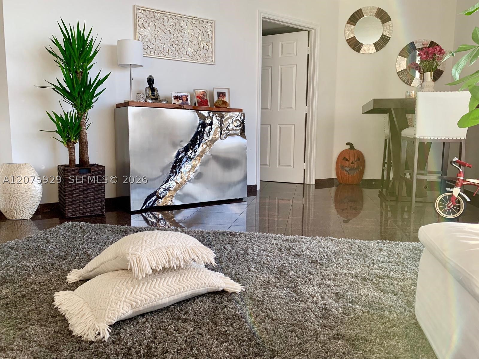 6301 Collins Ave #1606 Miami Beach, FL 33141