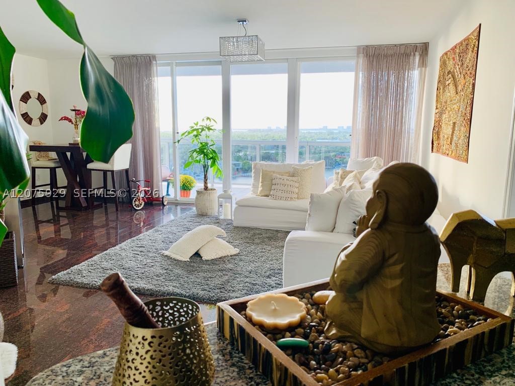 6301 Collins Ave #1606 Miami Beach, FL 33141