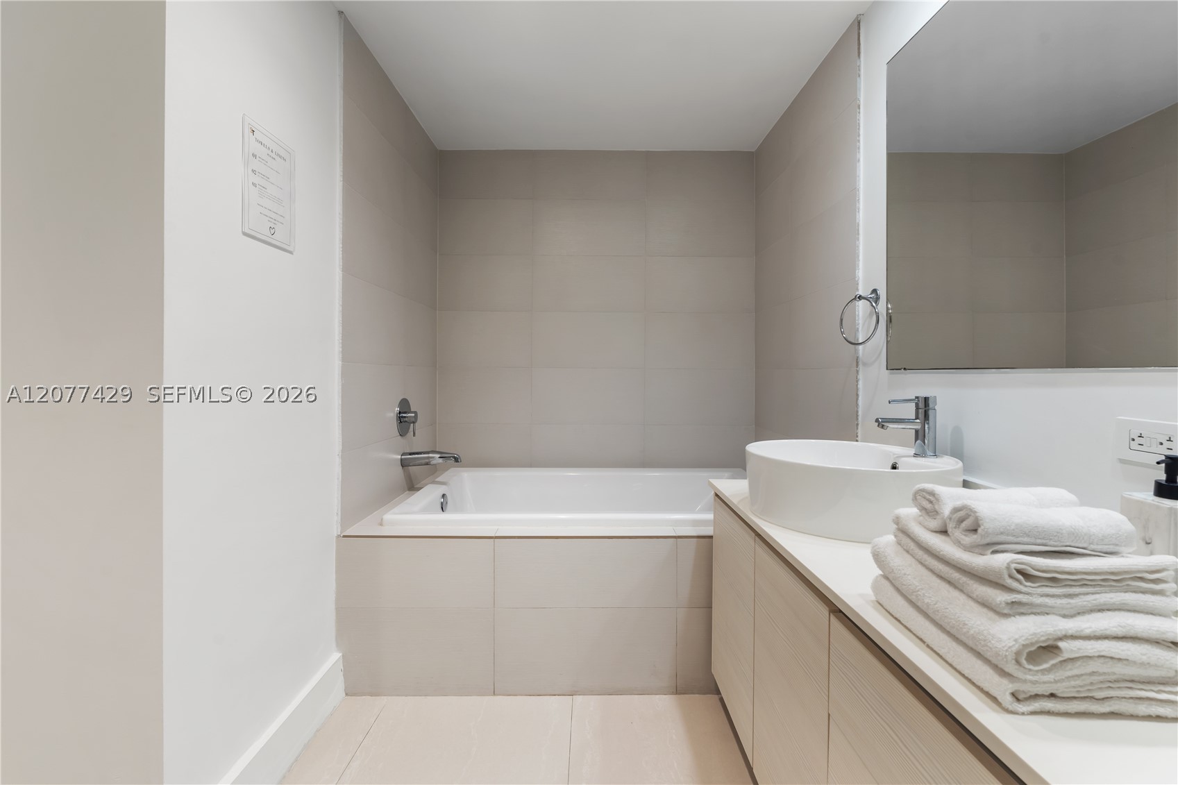 image Beachwalk Condominium15