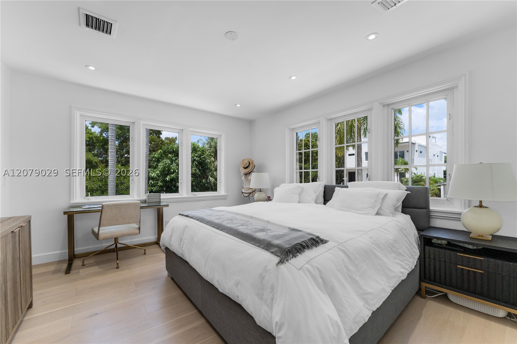 1826 Fairhaven Pl Miami, FL 33133