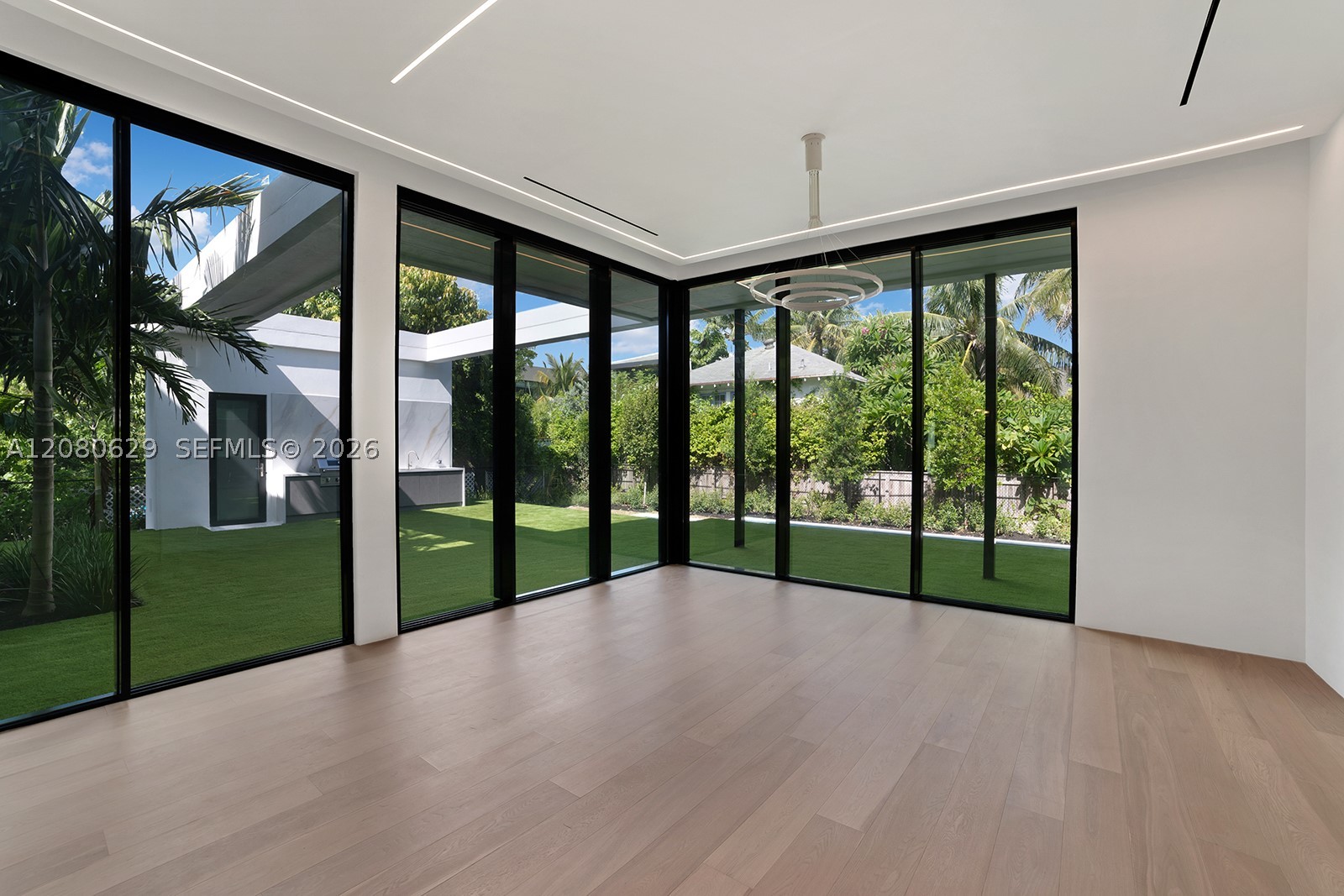 2094 Prairie Ave Miami Beach, FL 33139