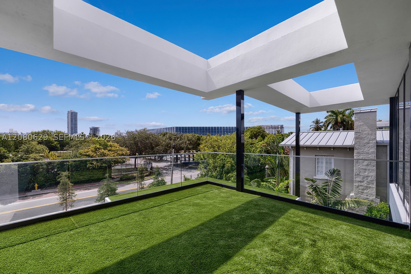 2094 Prairie Ave Miami Beach, FL 33139