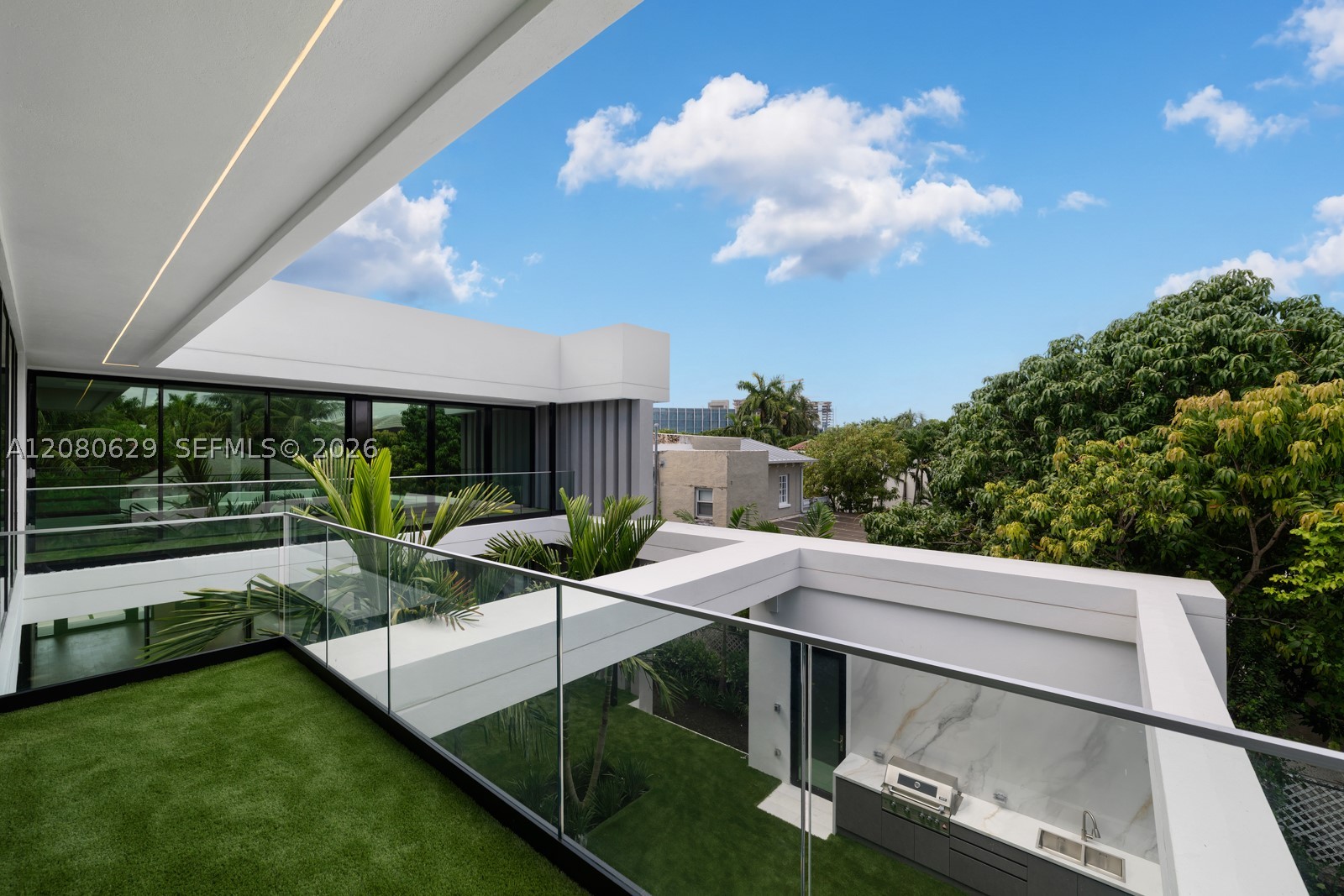 2094 Prairie Ave Miami Beach, FL 33139