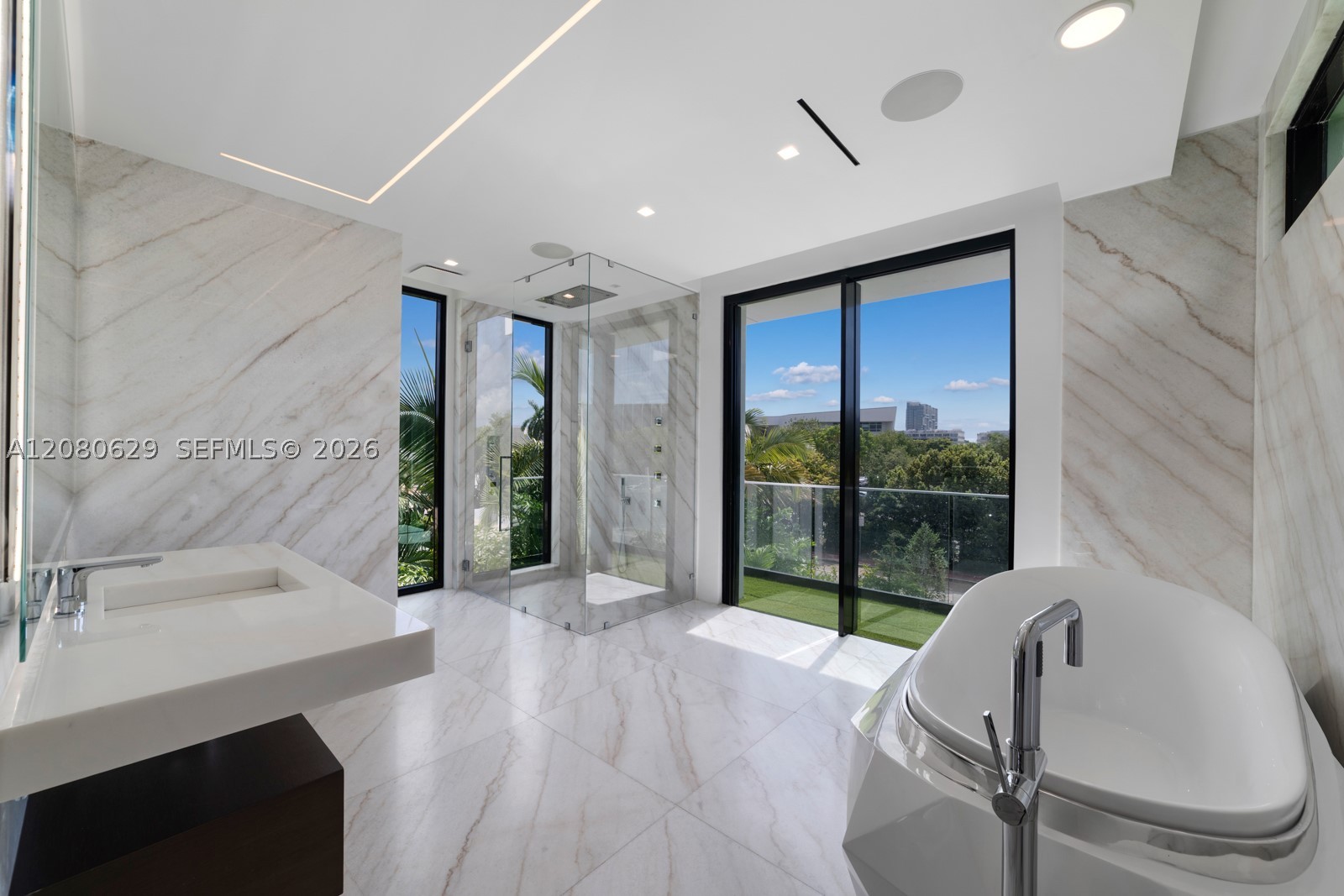 2094 Prairie Ave Miami Beach, FL 33139