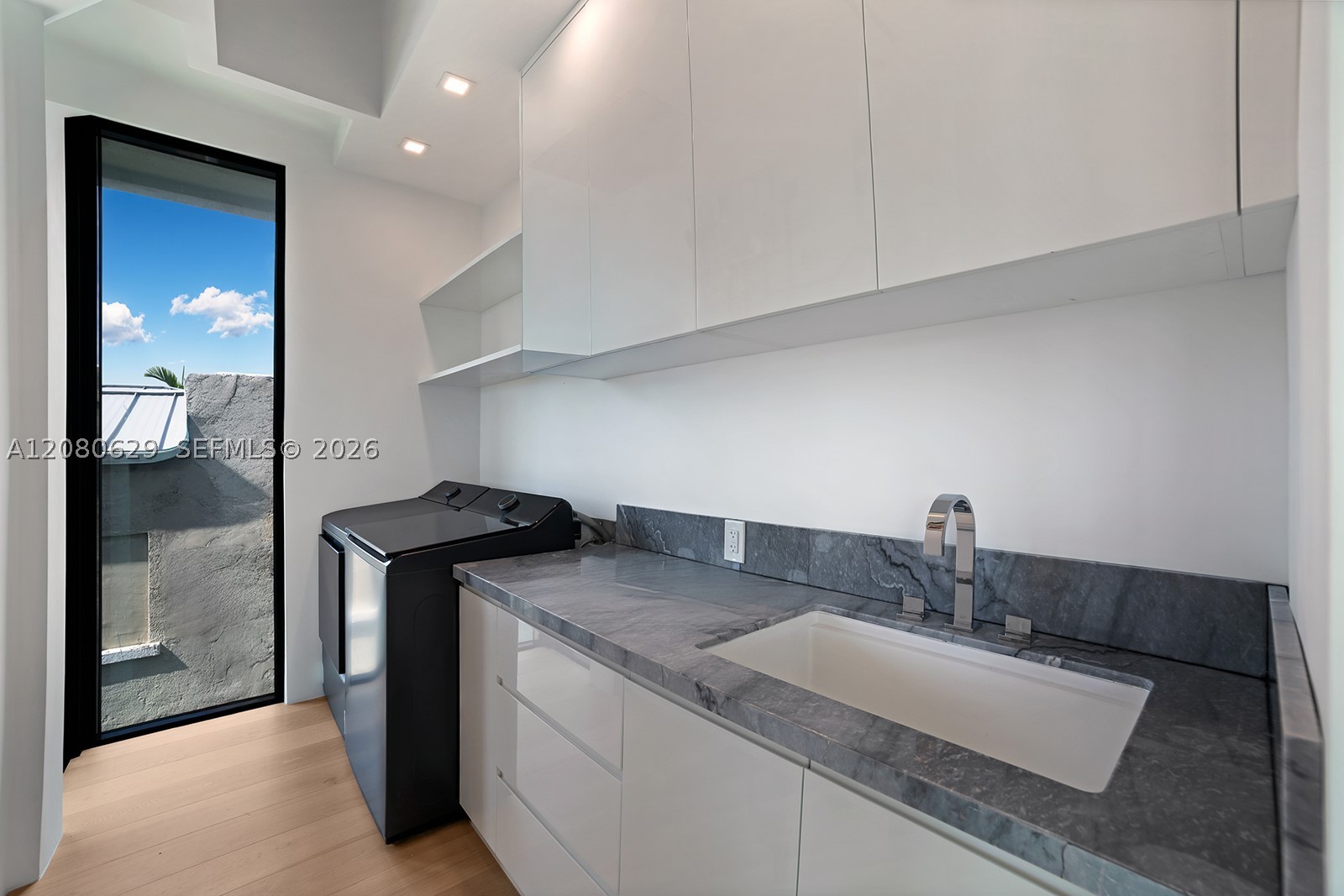 2094 Prairie Ave Miami Beach, FL 33139