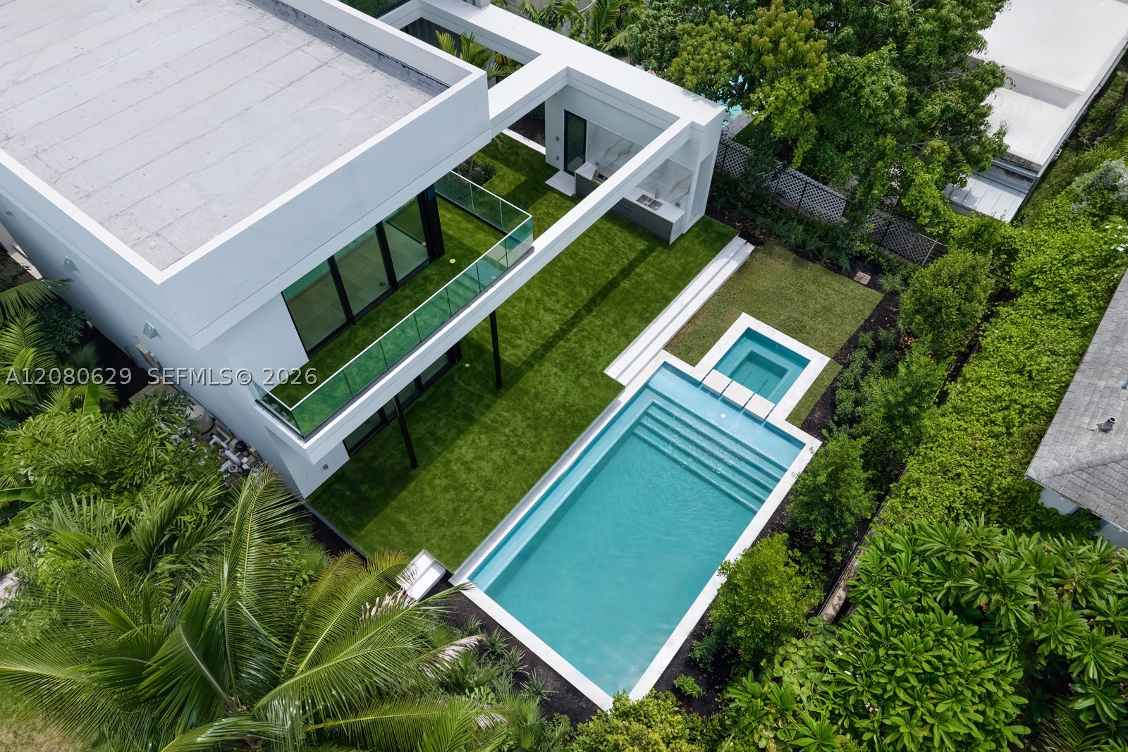 2094 Prairie Ave Miami Beach, FL 33139
