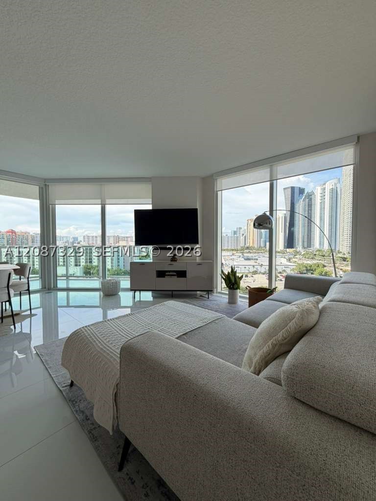 image St Tropez Sunny Isles9