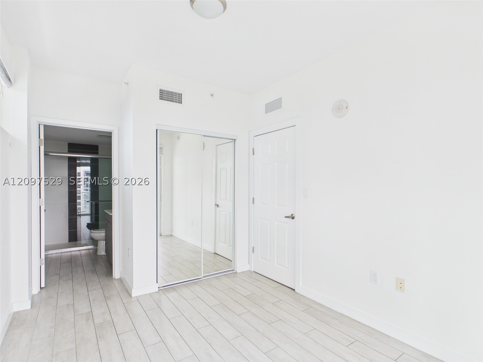 image 26 Edgewater18
