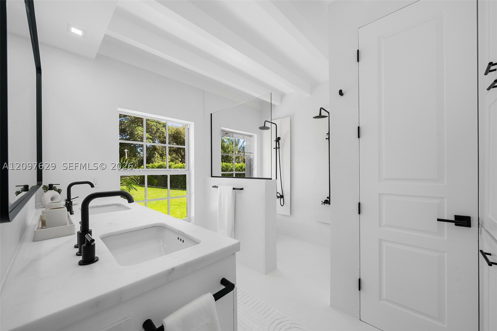4700 Lake Rd Miami, FL 33137