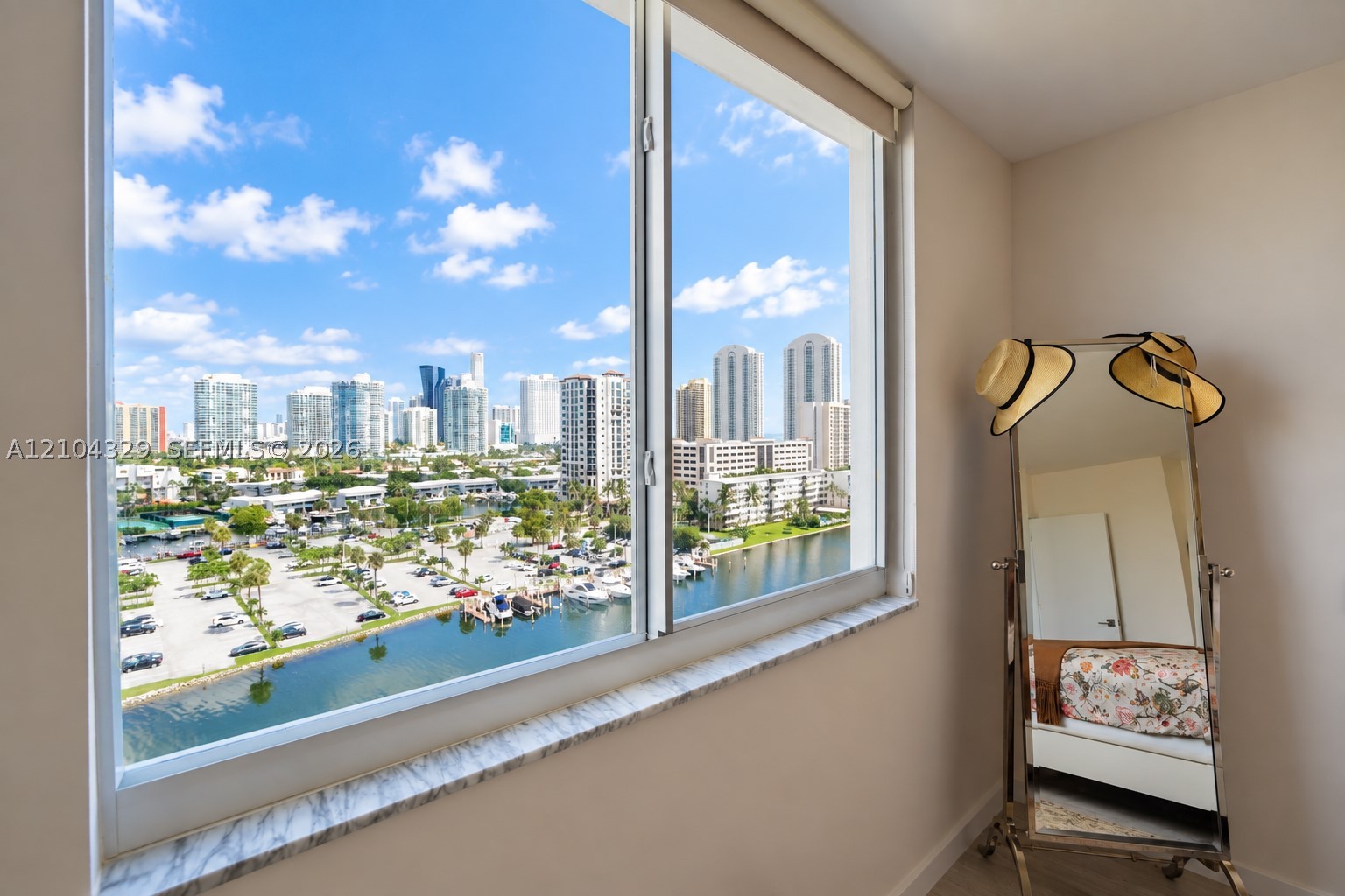 500 Bayview Dr #1123 Sunny Isles Beach, FL 33160