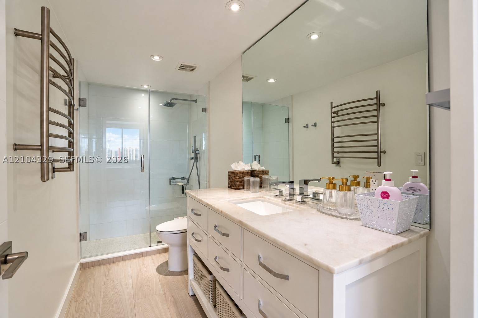 500 Bayview Dr #1123 Sunny Isles Beach, FL 33160