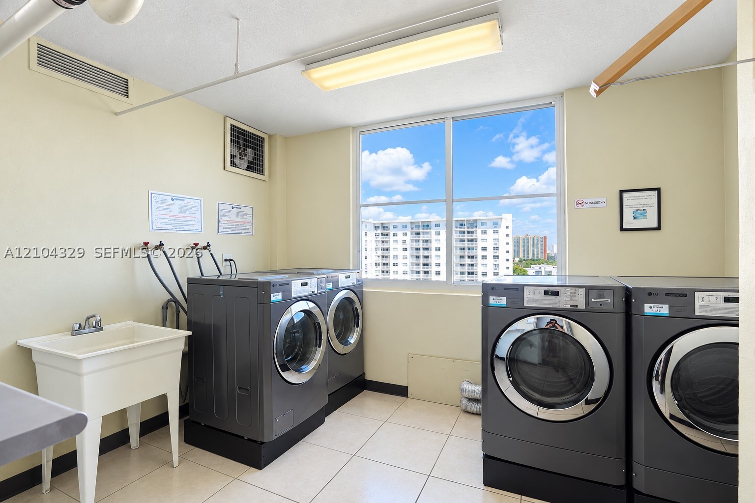500 Bayview Dr #1123 Sunny Isles Beach, FL 33160