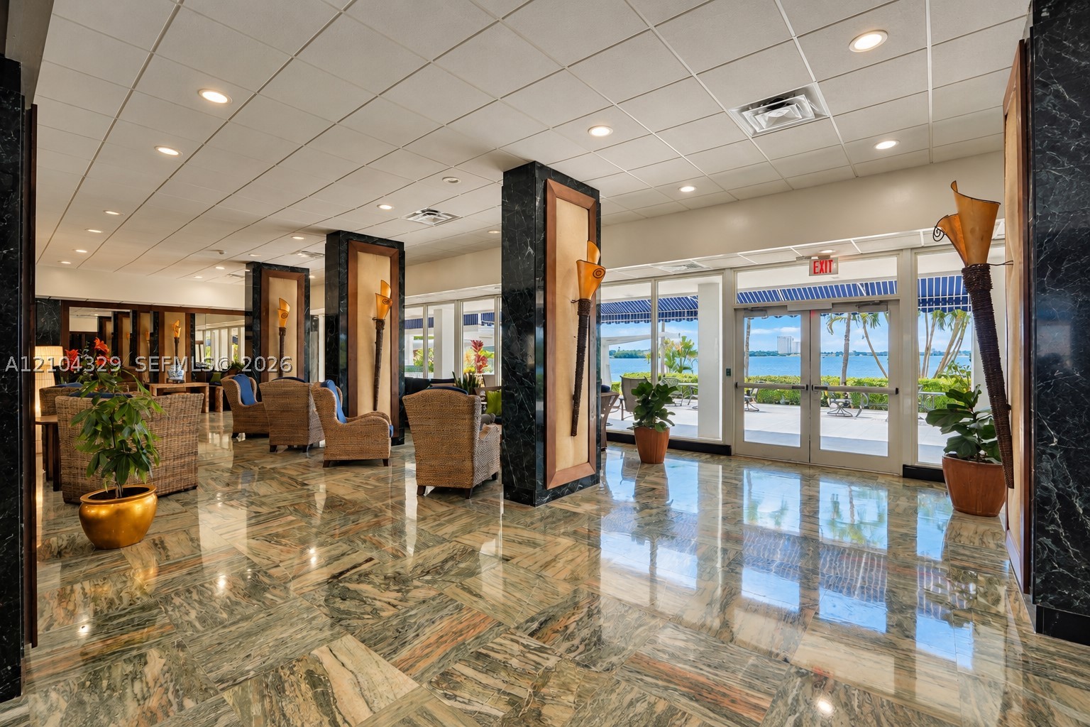 500 Bayview Dr #1123 Sunny Isles Beach, FL 33160