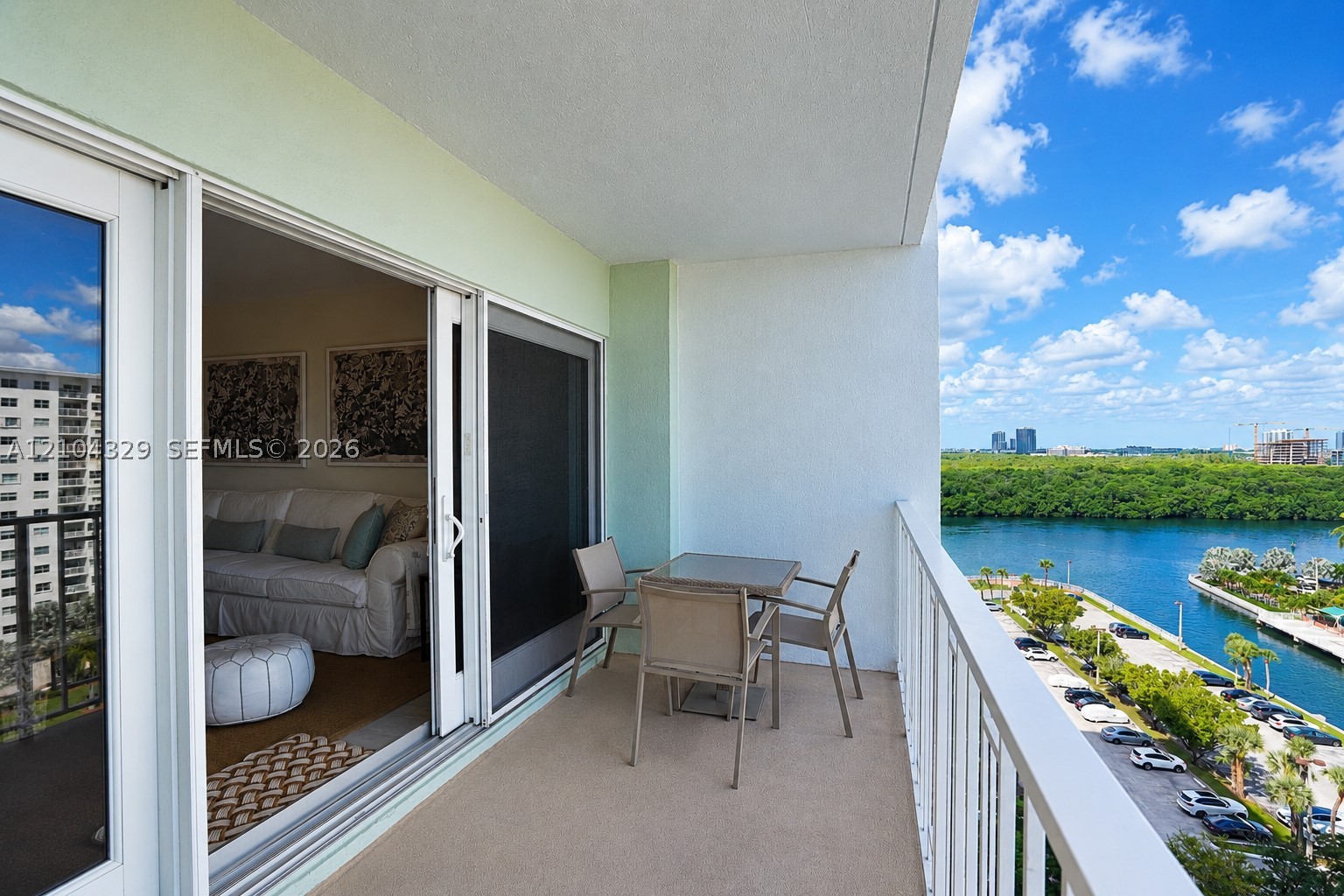 500 Bayview Dr #1123 Sunny Isles Beach, FL 33160