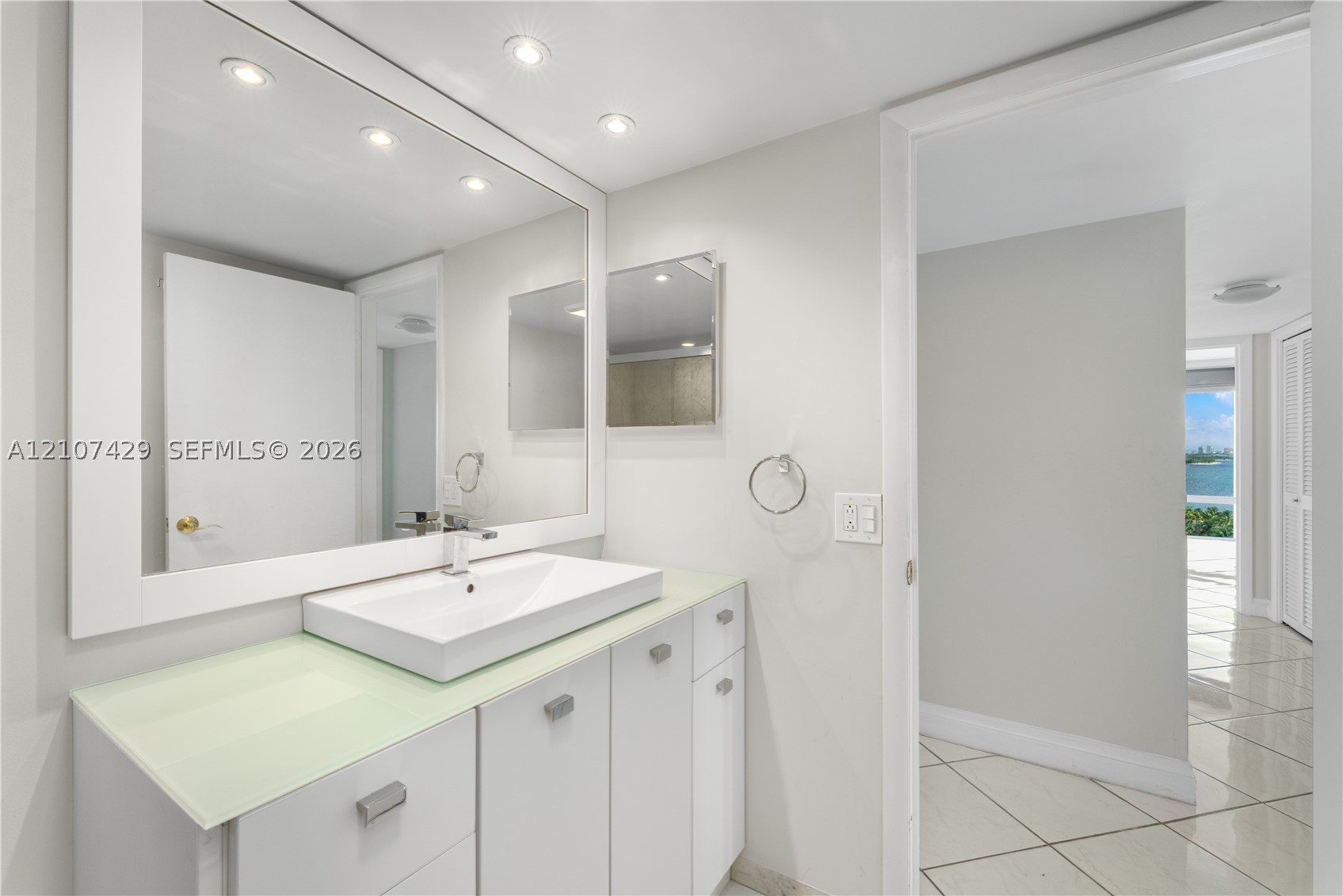 881 Ocean Dr #13H Key Biscayne, FL 33149