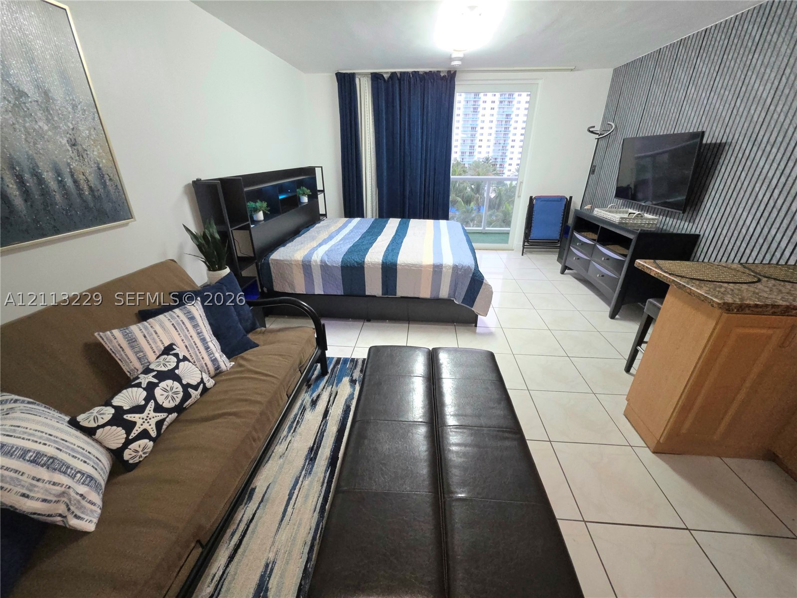 19201 Collins Ave #432