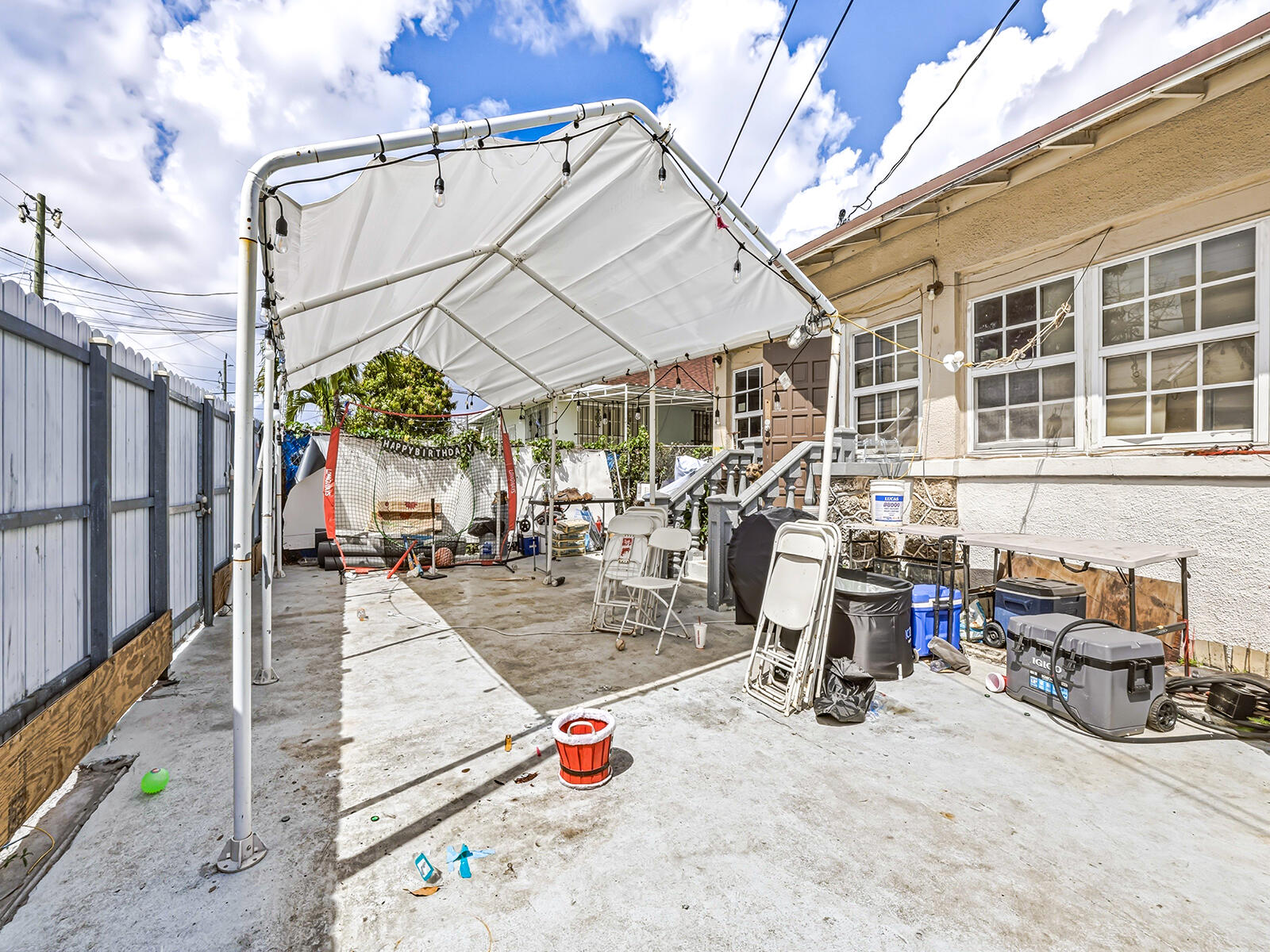 1757 NW 1st Miami, FL 33125