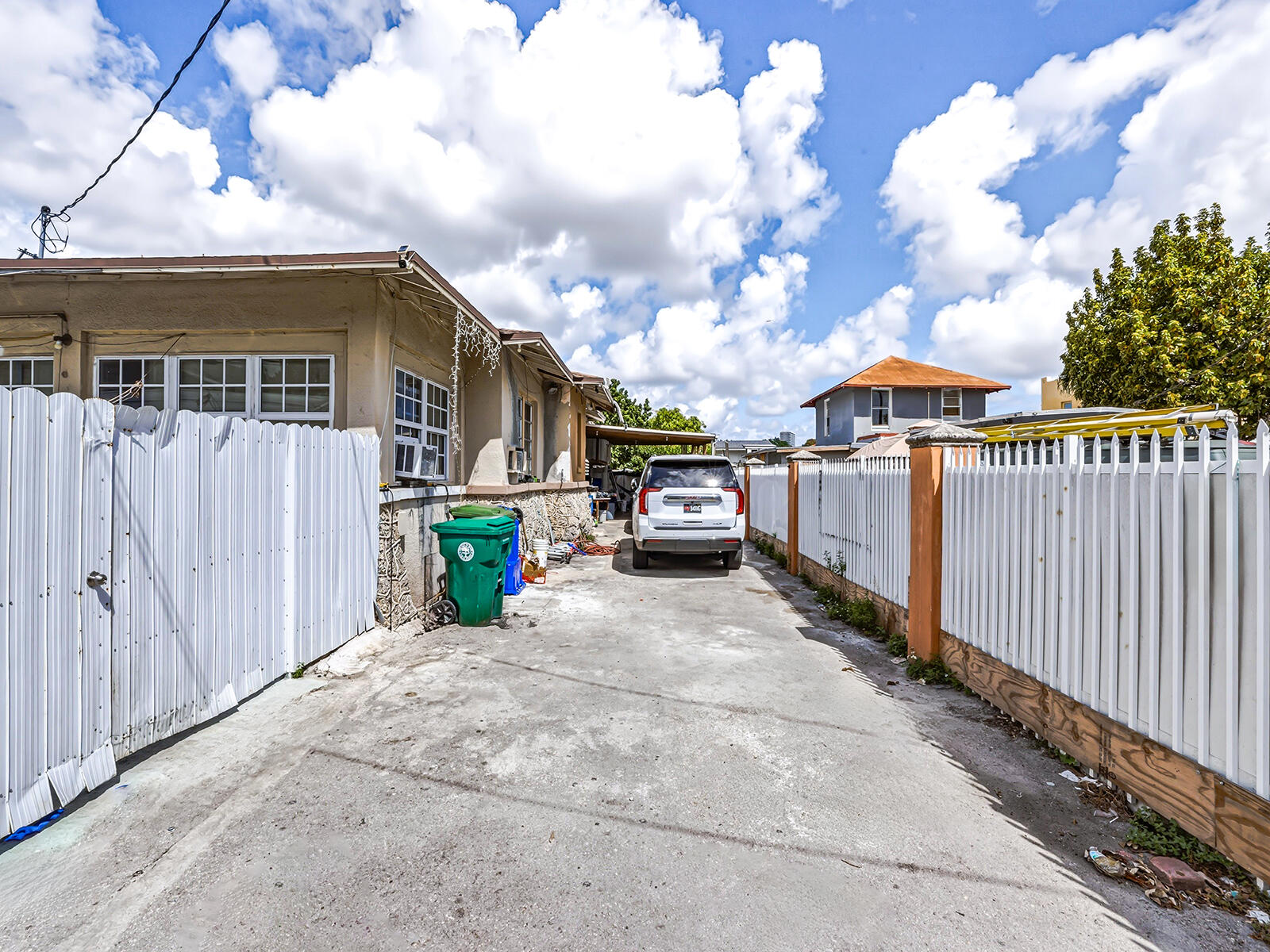 1757 NW 1st Miami, FL 33125