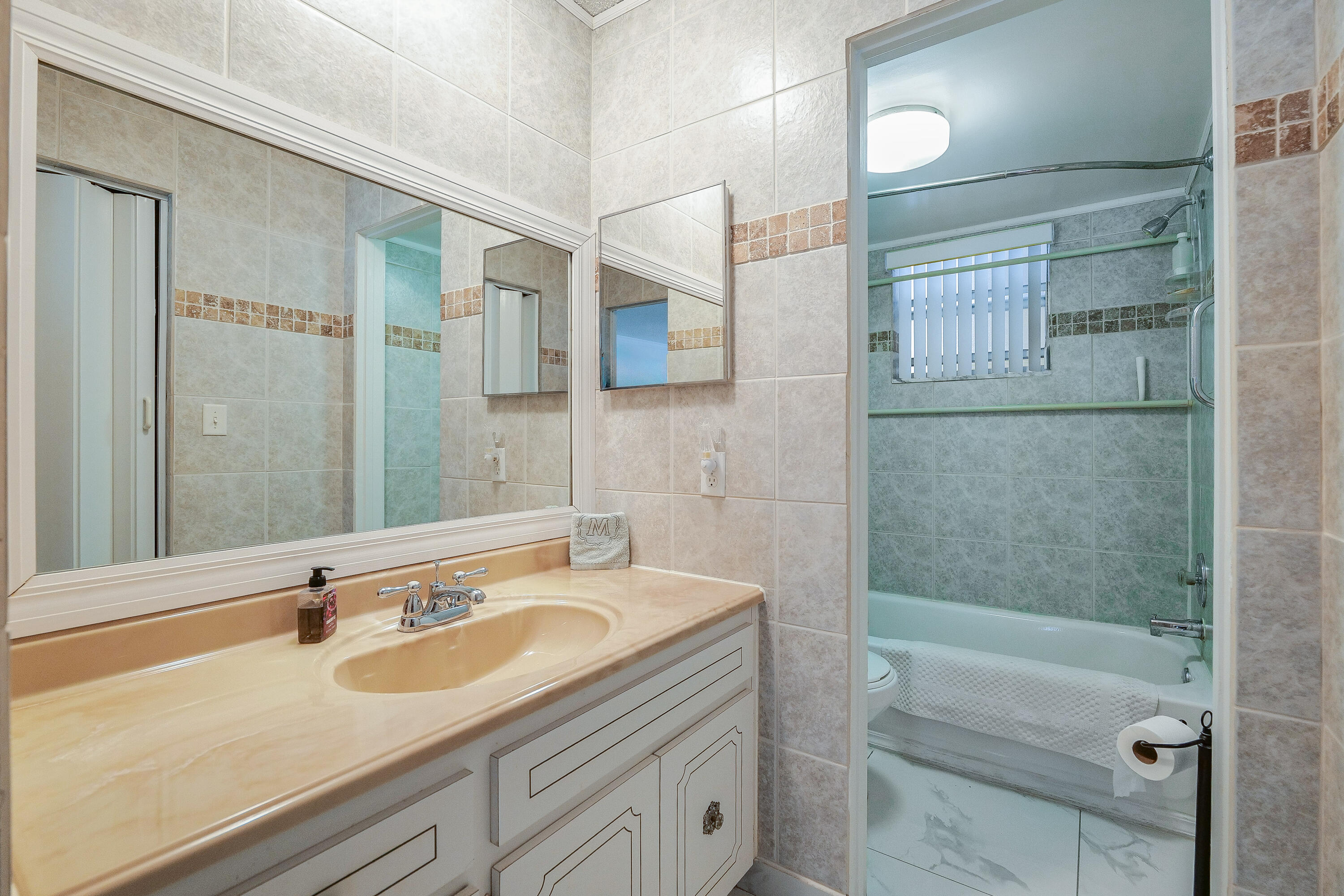 3531 Inverrary #105 Lauderhill, FL 33319