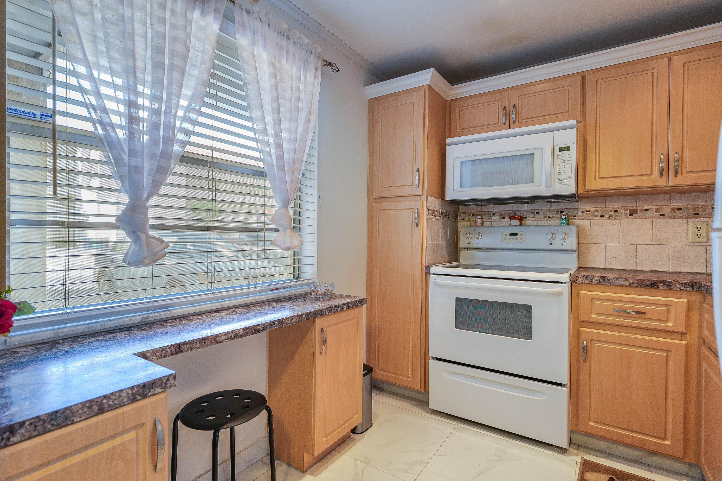 3531 Inverrary #105 Lauderhill, FL 33319