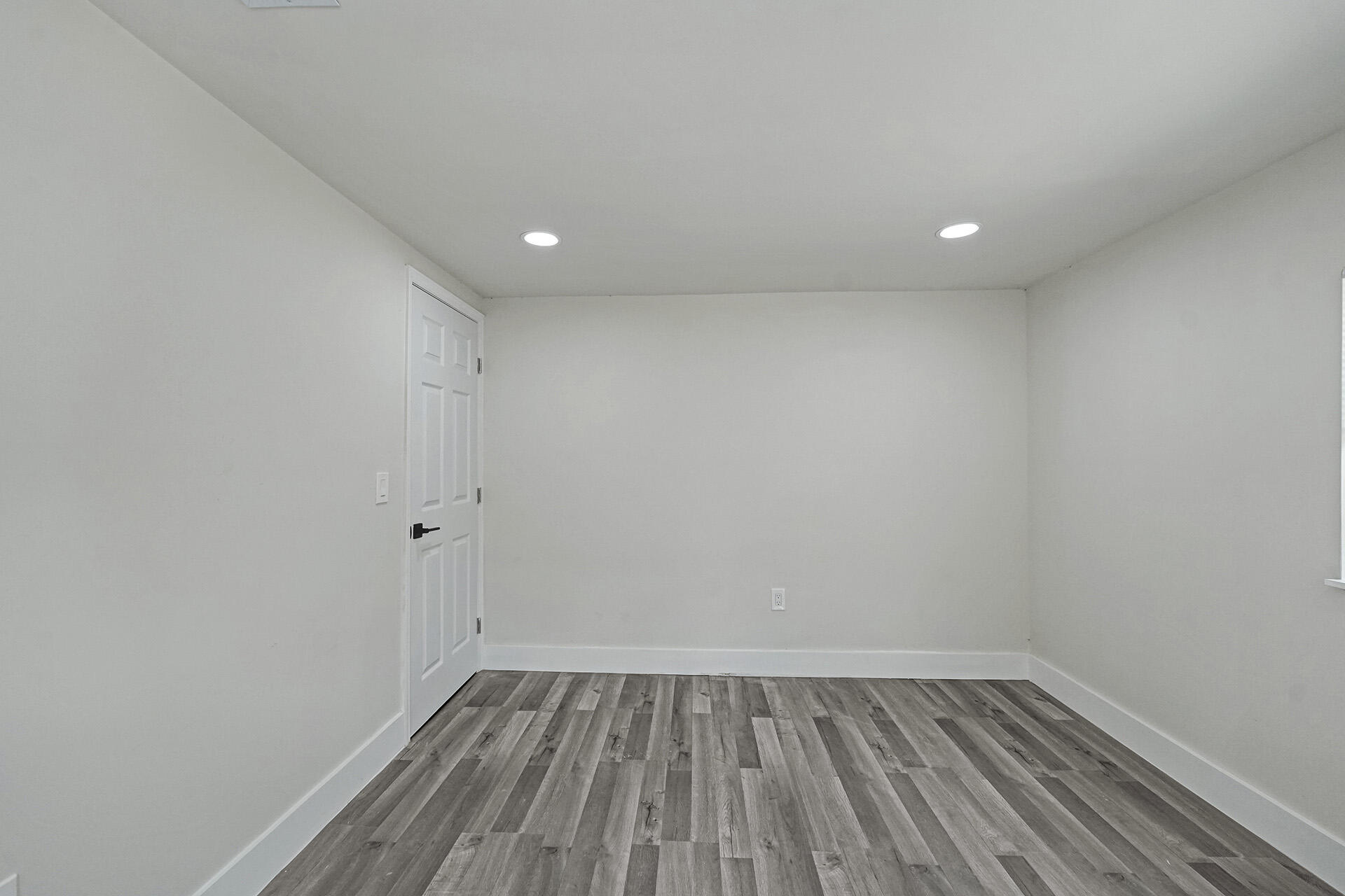 8229 NW 1st Miami, FL 33150