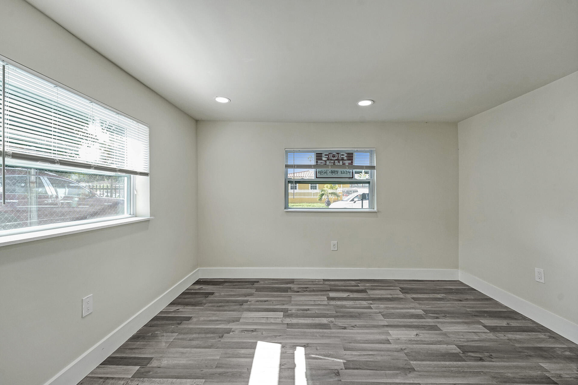 8229 NW 1st Miami, FL 33150