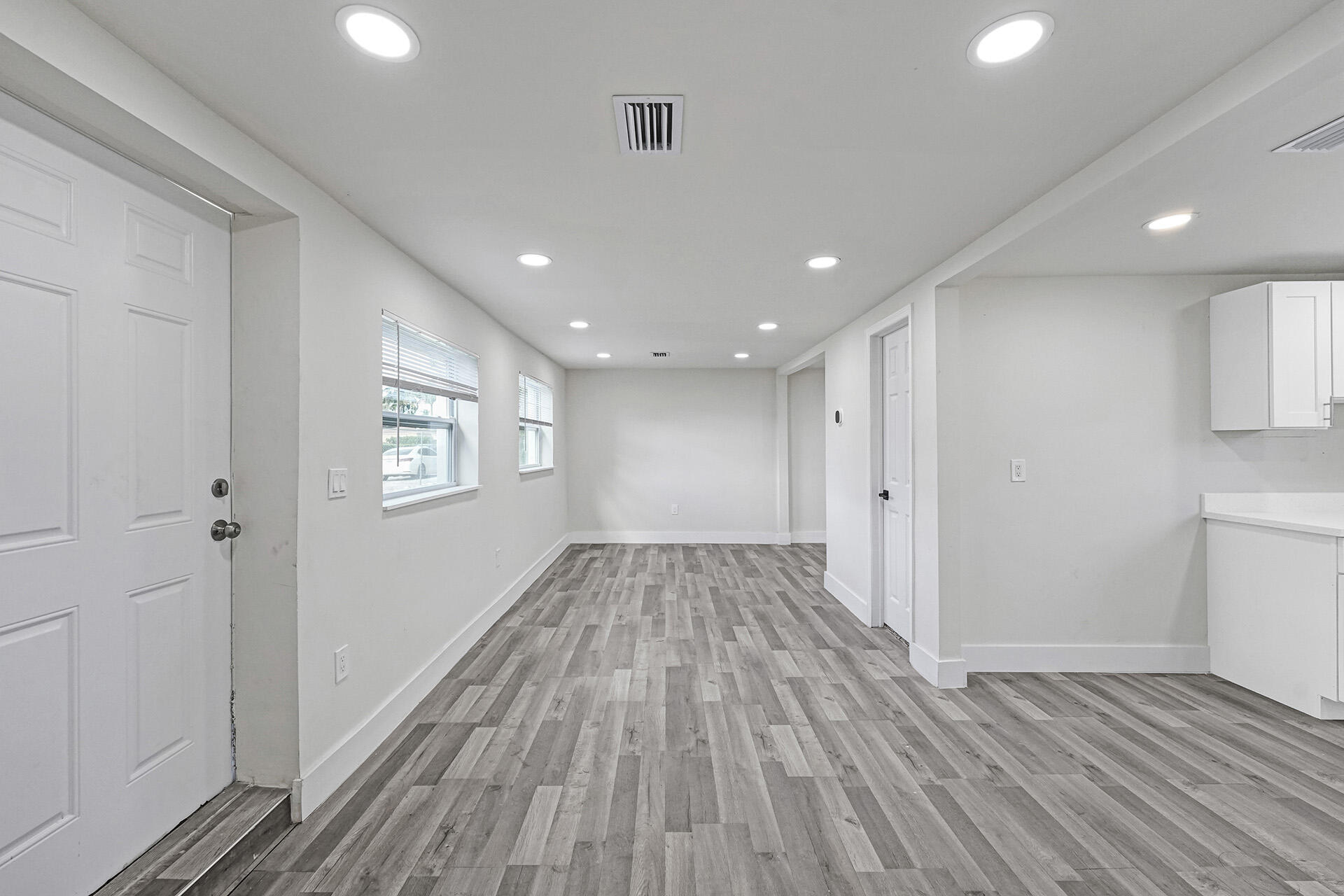 8229 NW 1st Miami, FL 33150