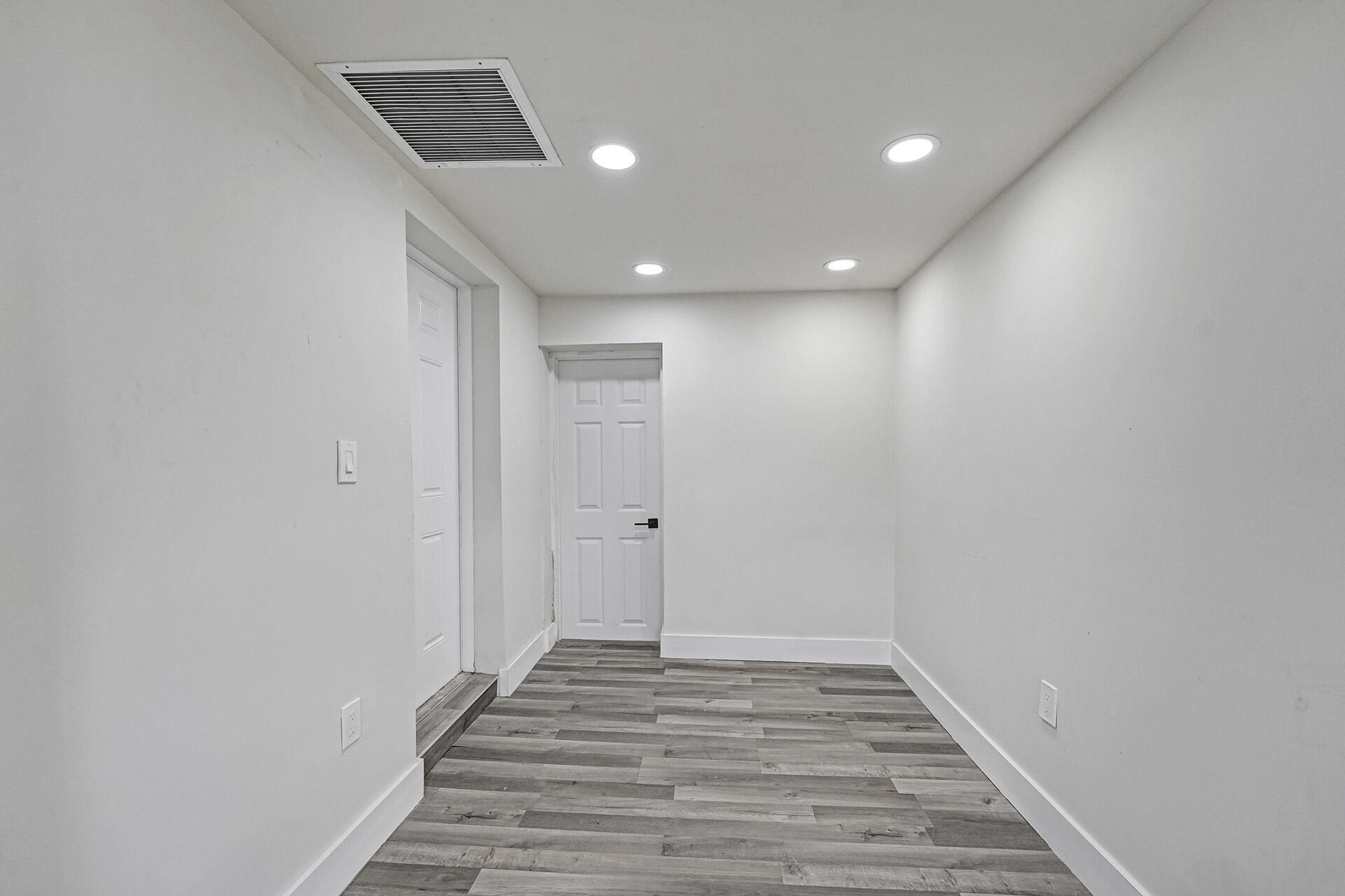 8229 NW 1st Miami, FL 33150