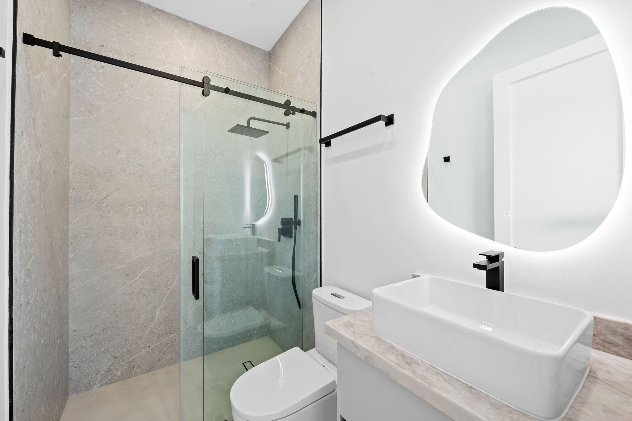 2324 SW 26th Miami, FL 33133