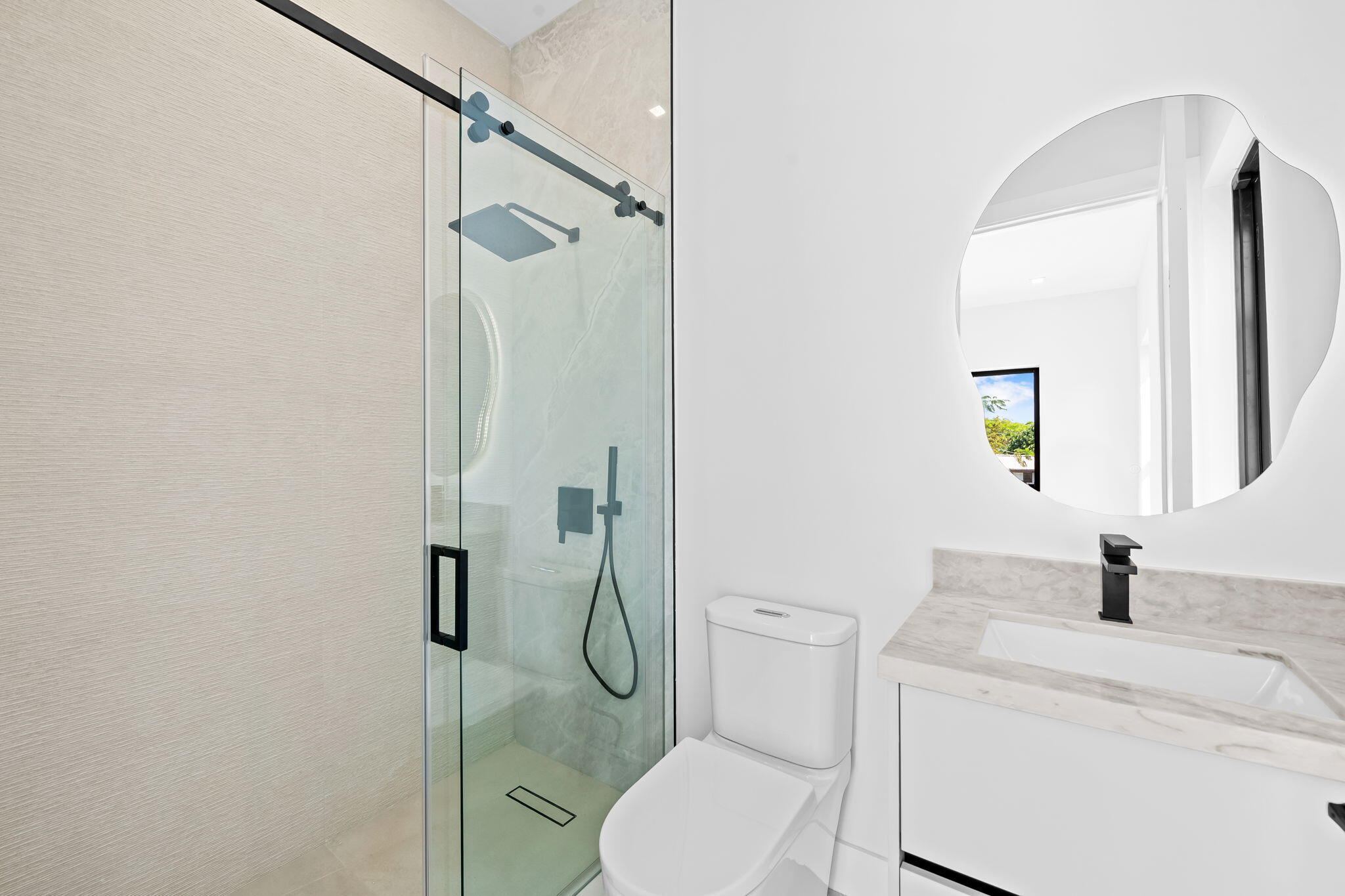 2324 SW 26th Miami, FL 33133