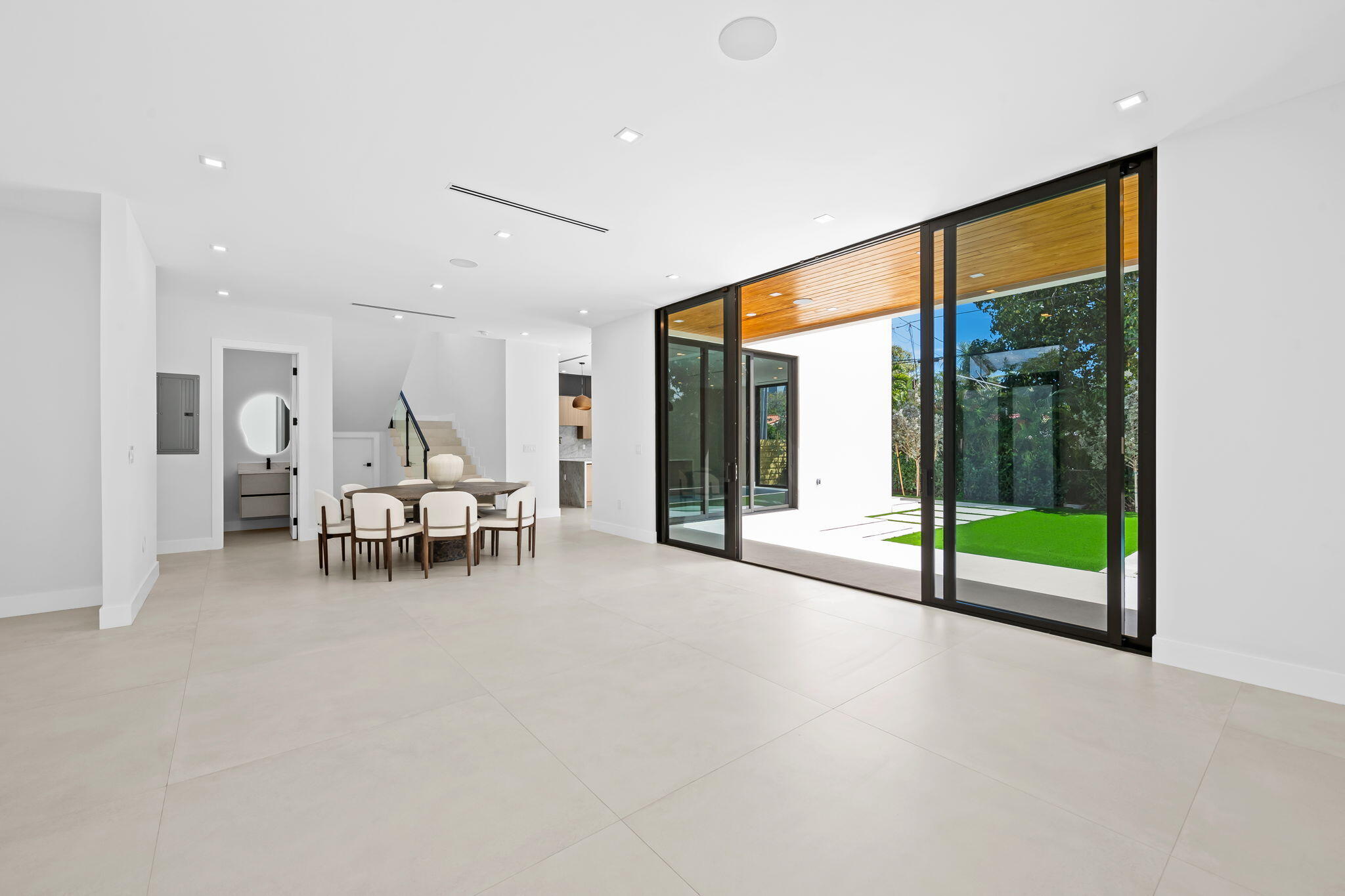 2324 SW 26th Miami, FL 33133