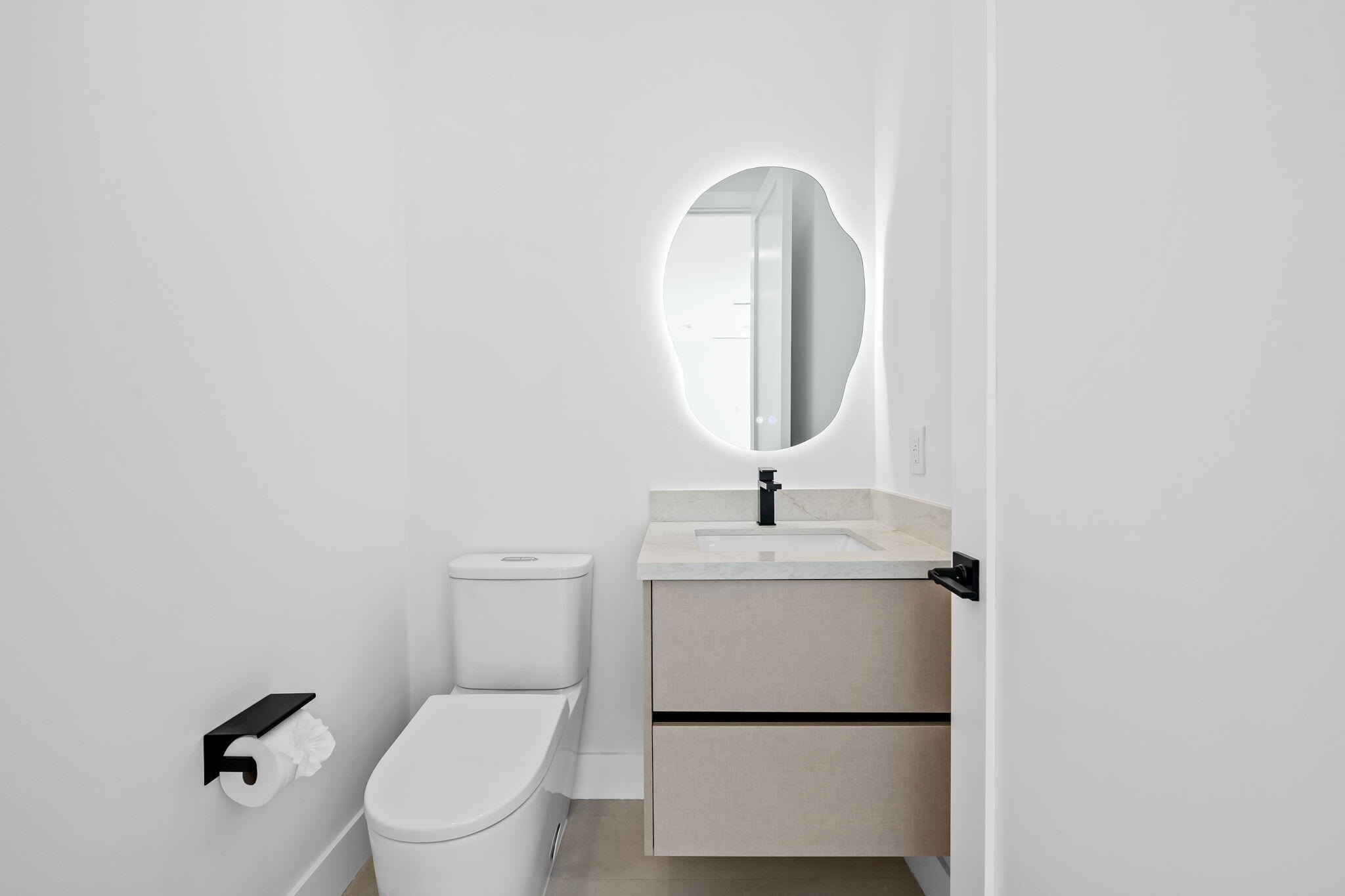 2324 SW 26th Miami, FL 33133