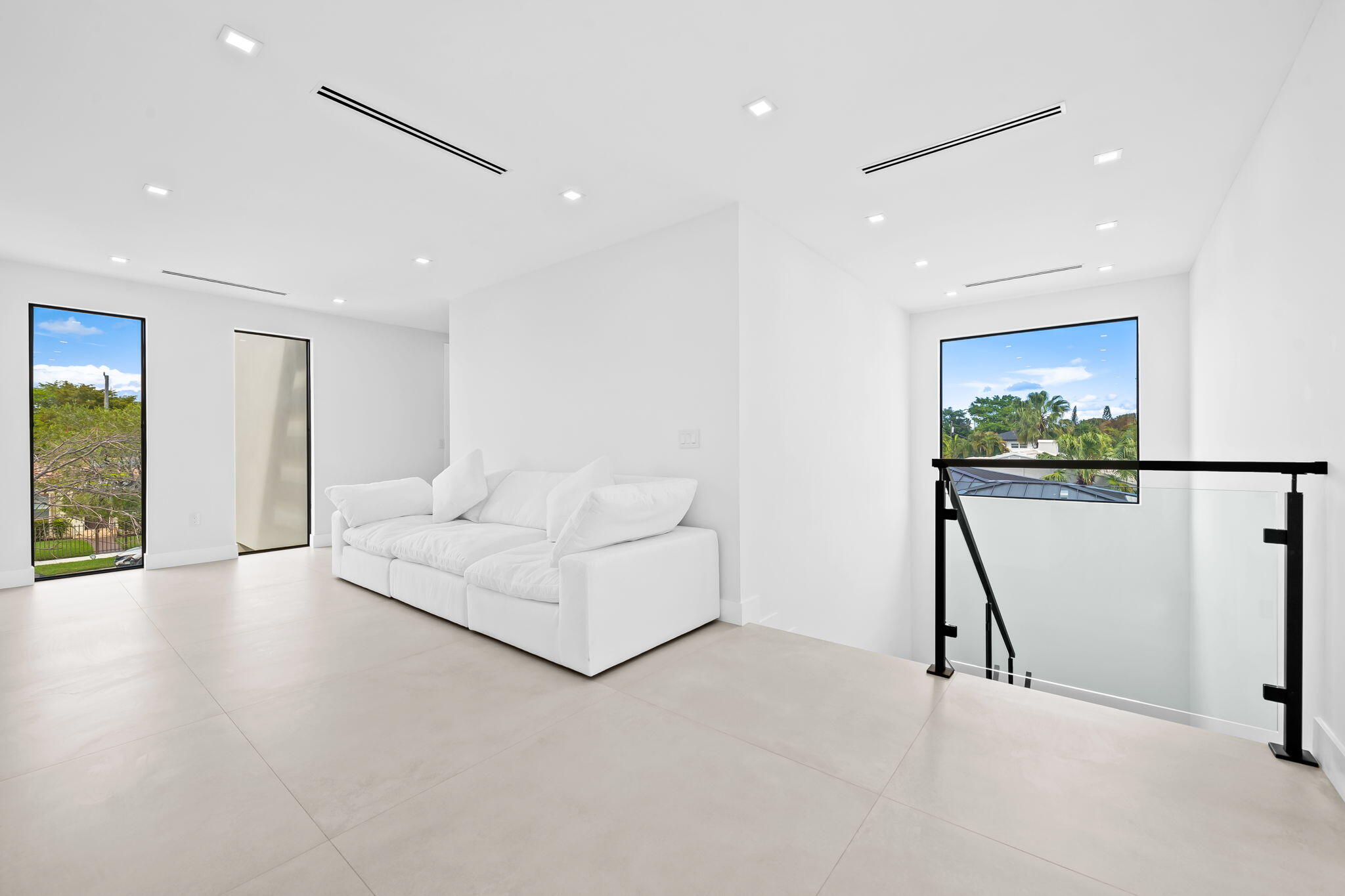 2324 SW 26th Miami, FL 33133