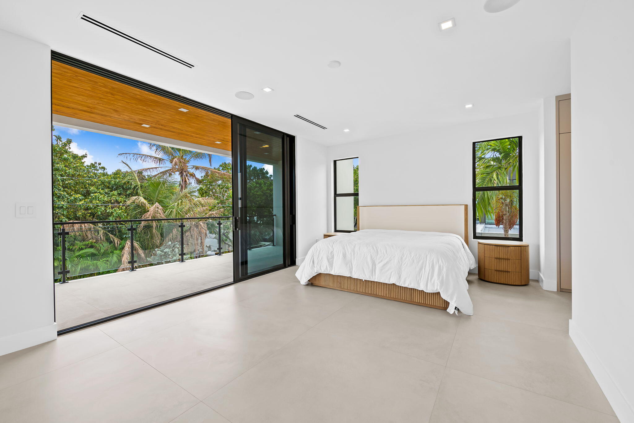 2324 SW 26th Miami, FL 33133