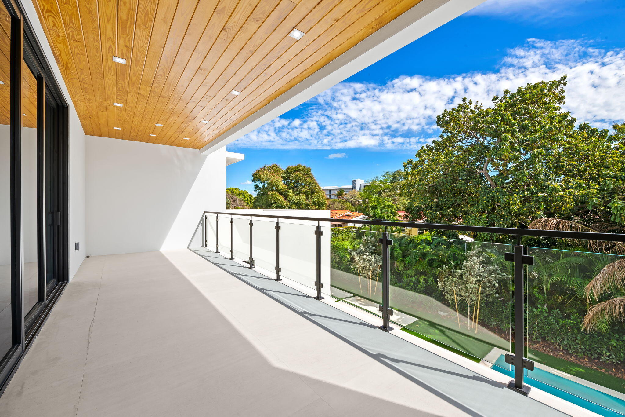 2324 SW 26th Miami, FL 33133