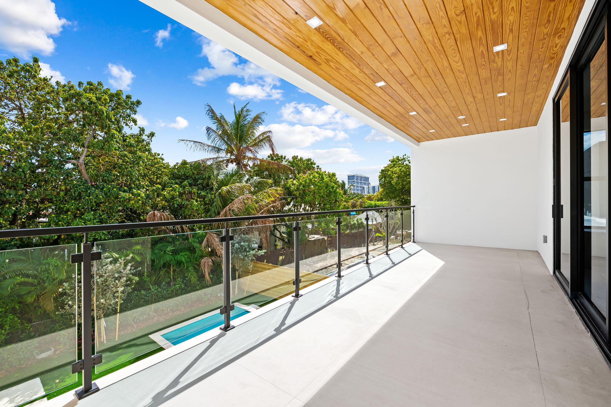 2324 SW 26th Miami, FL 33133