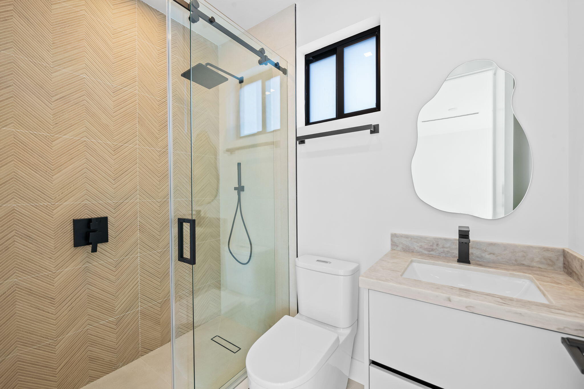 2324 SW 26th Miami, FL 33133