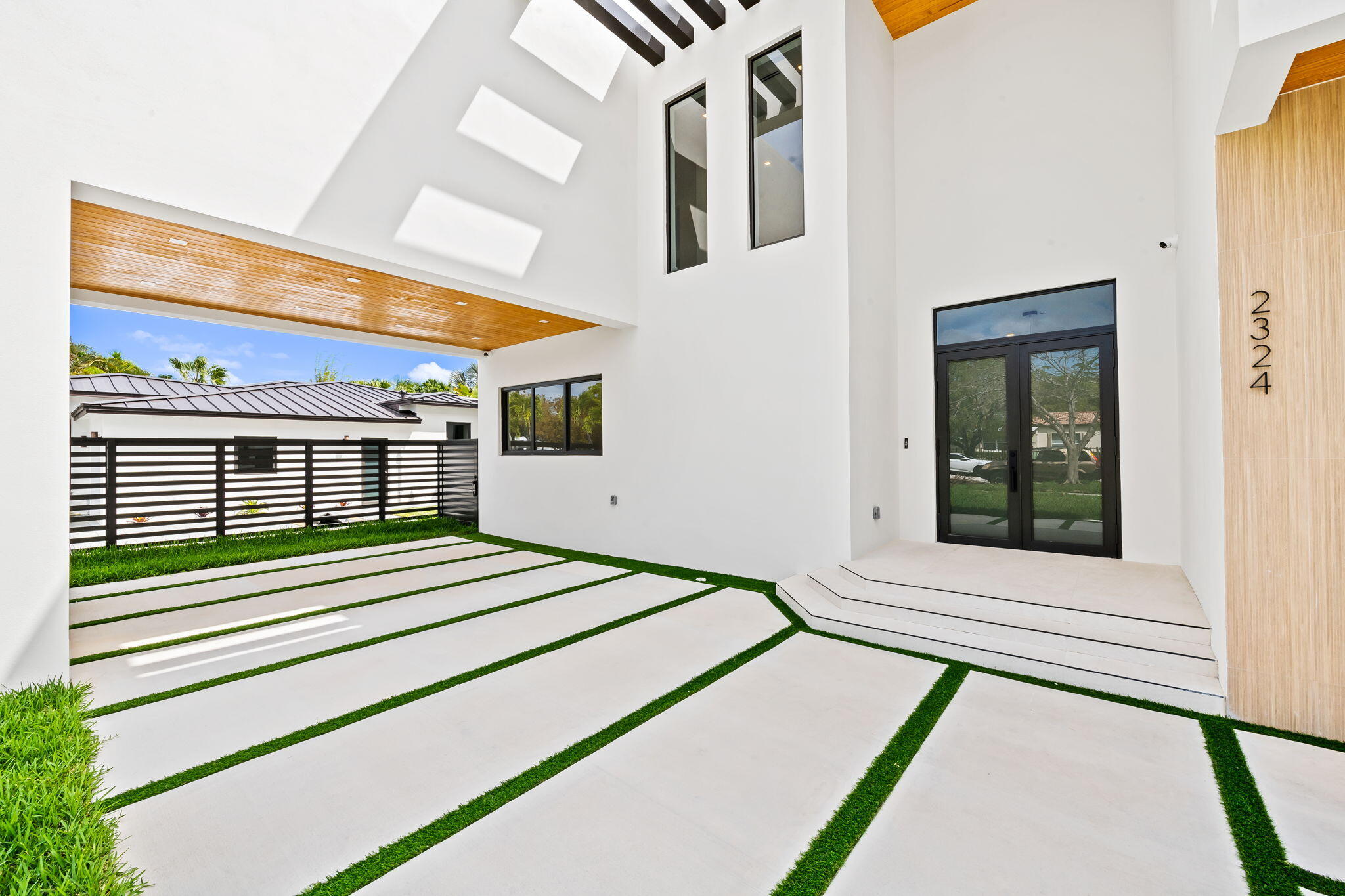 2324 SW 26th Miami, FL 33133